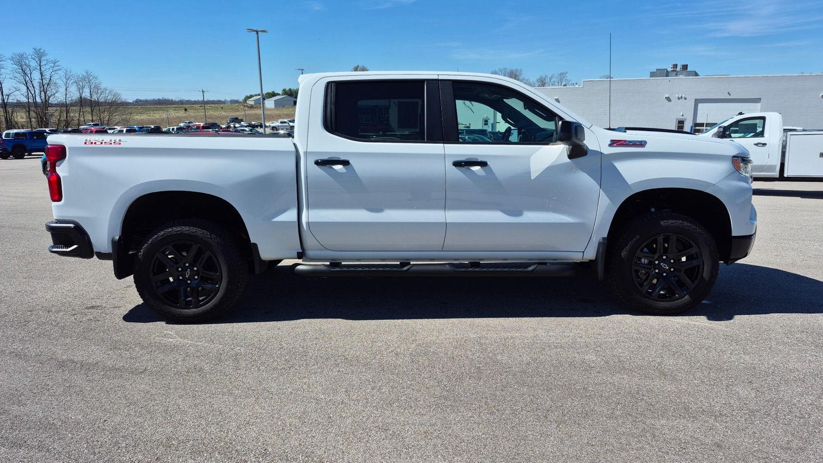 View vehicle photo 4