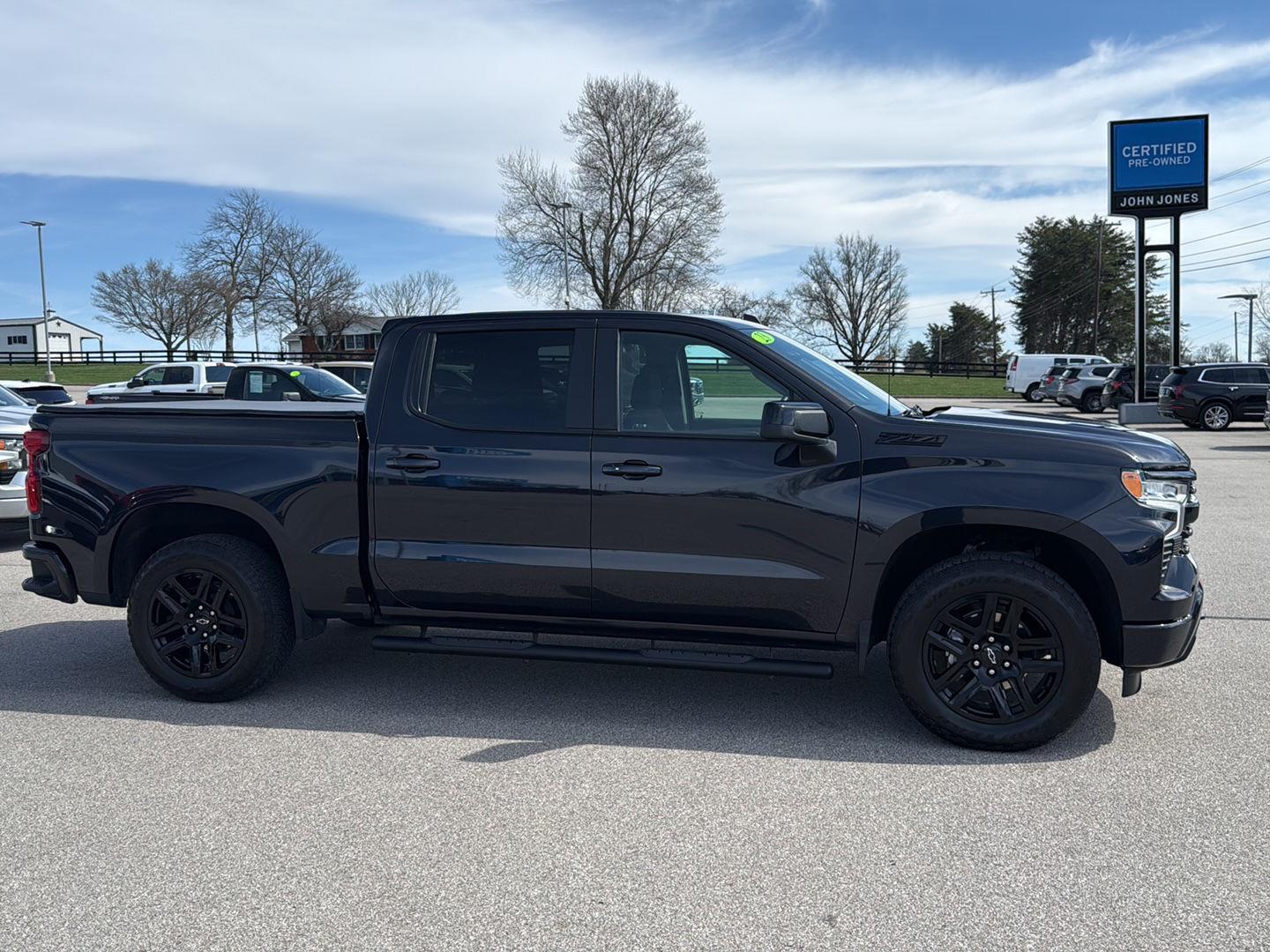 View vehicle photo 6