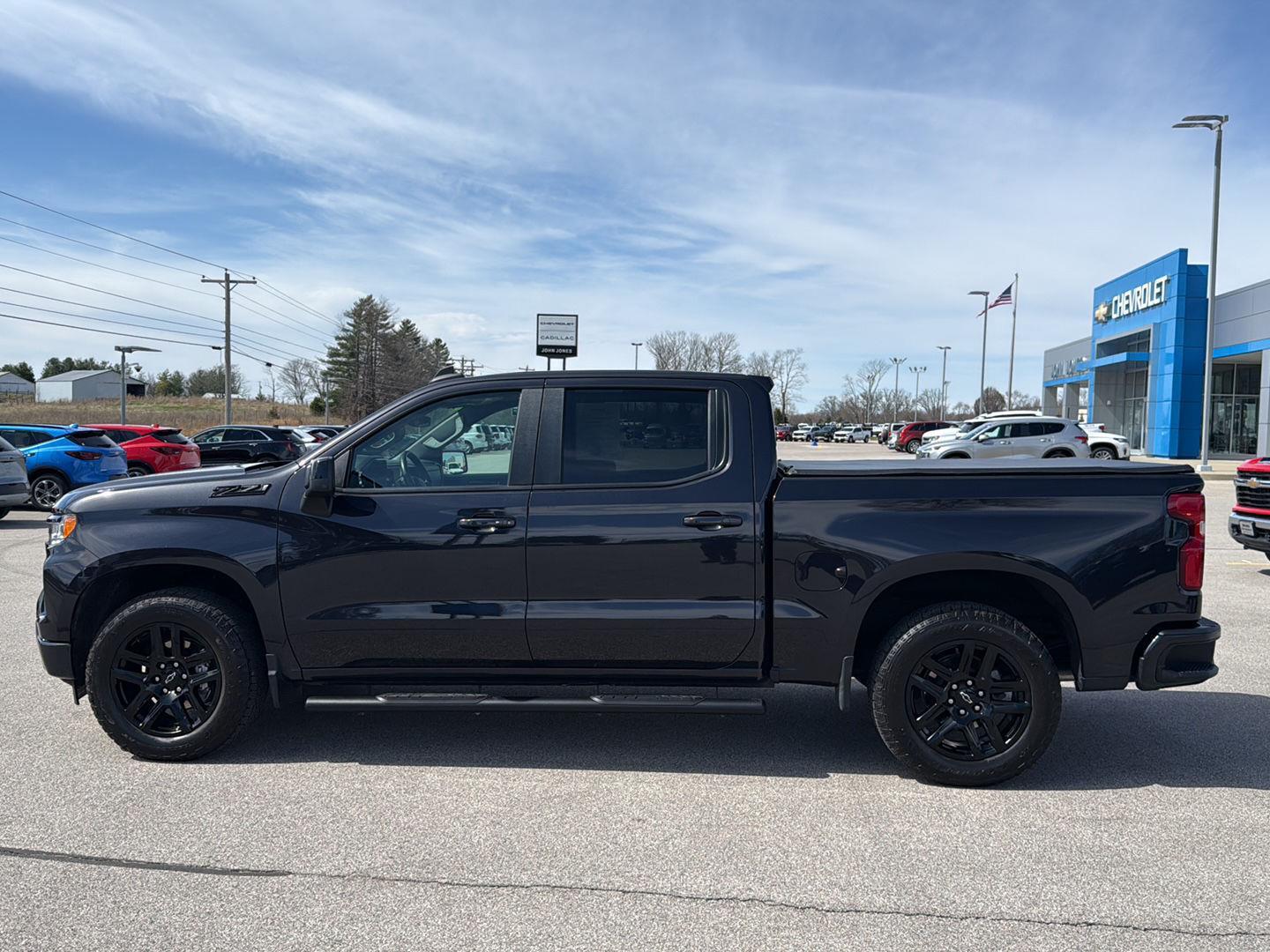 View vehicle photo 7