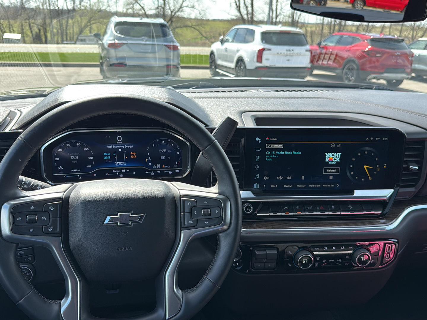 View vehicle photo 3