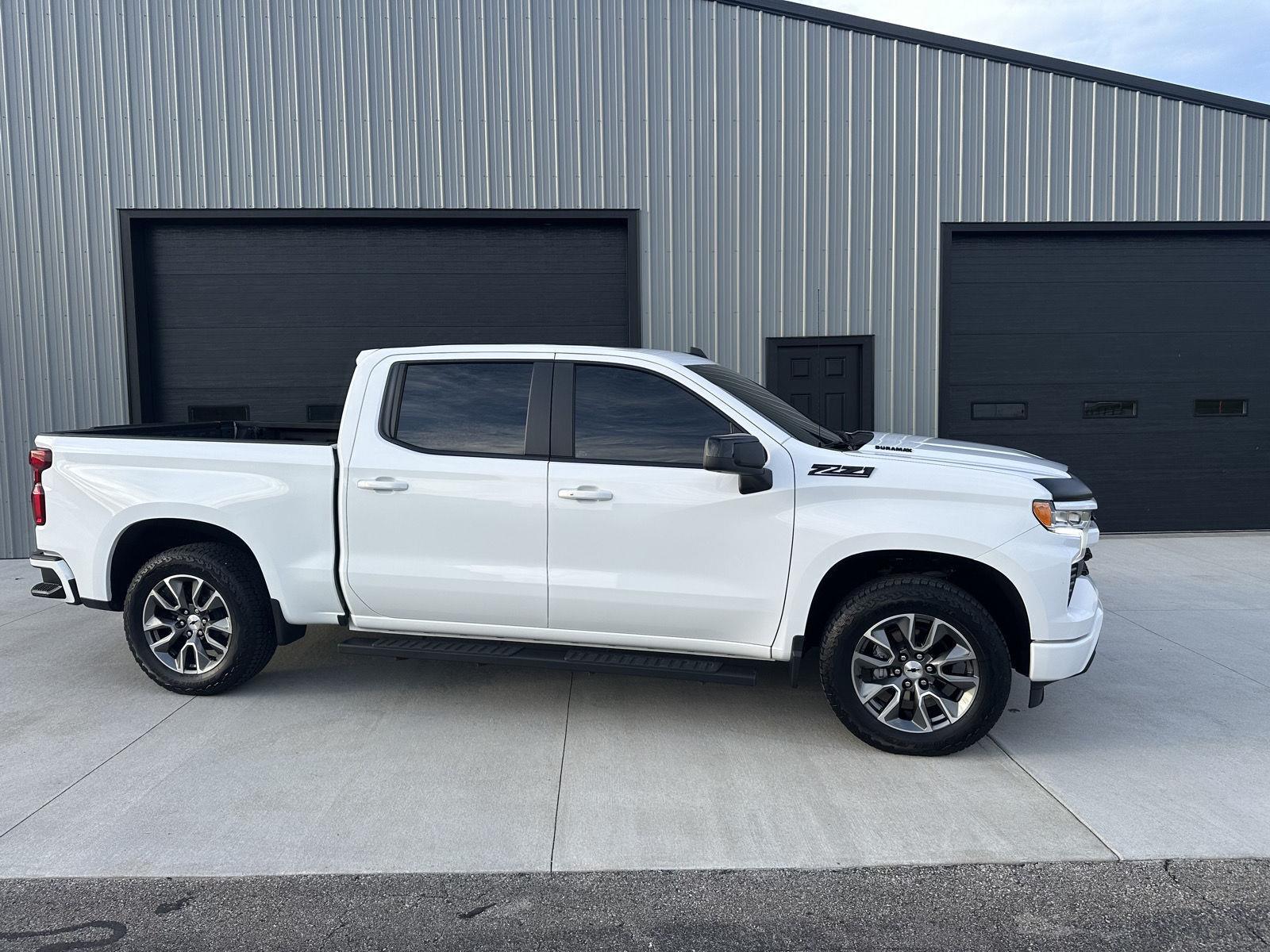 View vehicle photo 2