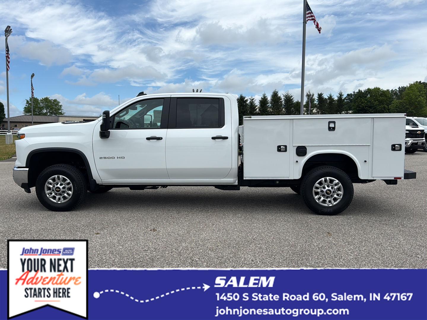 Summit White 2026 Chevrolet Silverado 2500HD Pickup Truck Four-Wheel Drive Automatic
