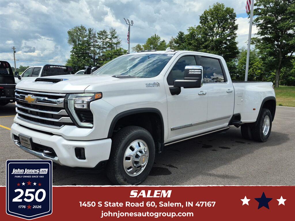 White (Iridescent Pearl Tricoat) 2024 Chevrolet Silverado 3500HD Pickup Truck Four-Wheel Drive Automatic