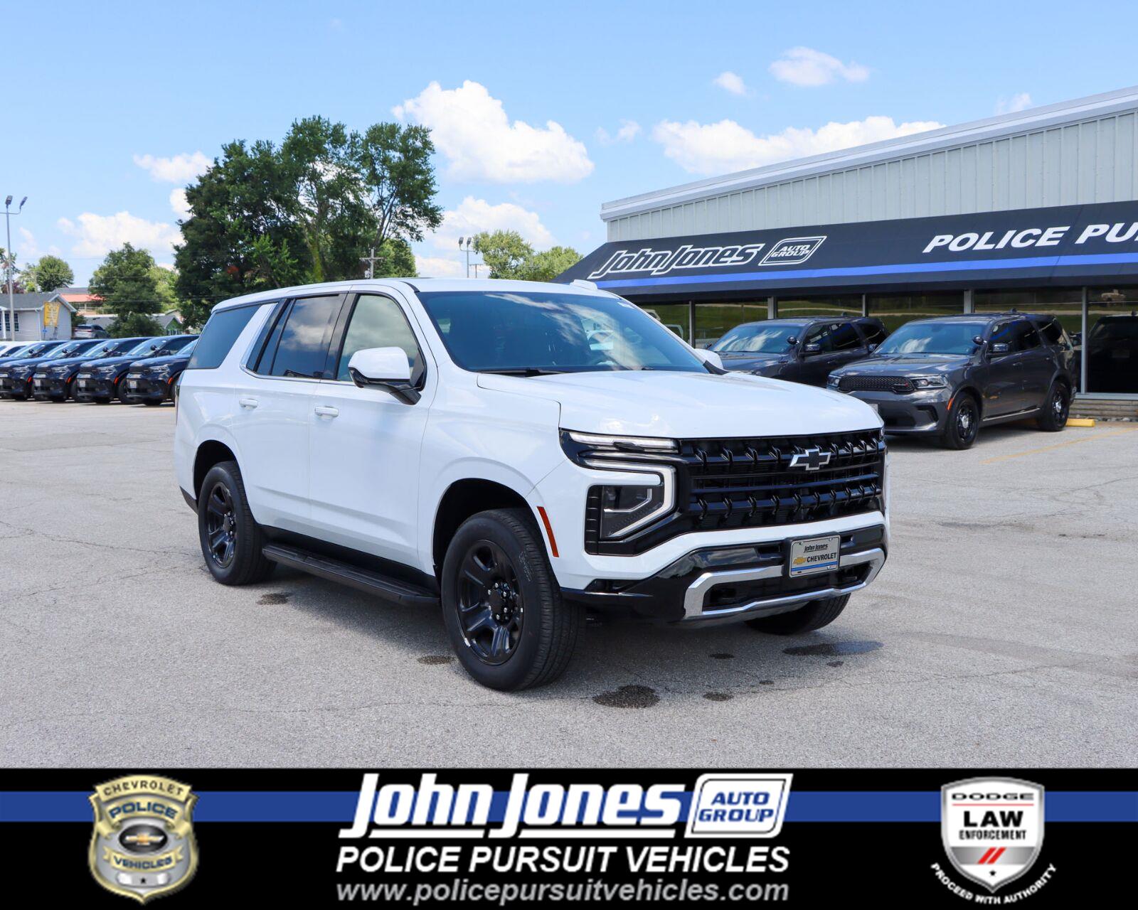 Summit White 2025 Chevrolet Tahoe SUV / Crossover Four-Wheel Drive Automatic