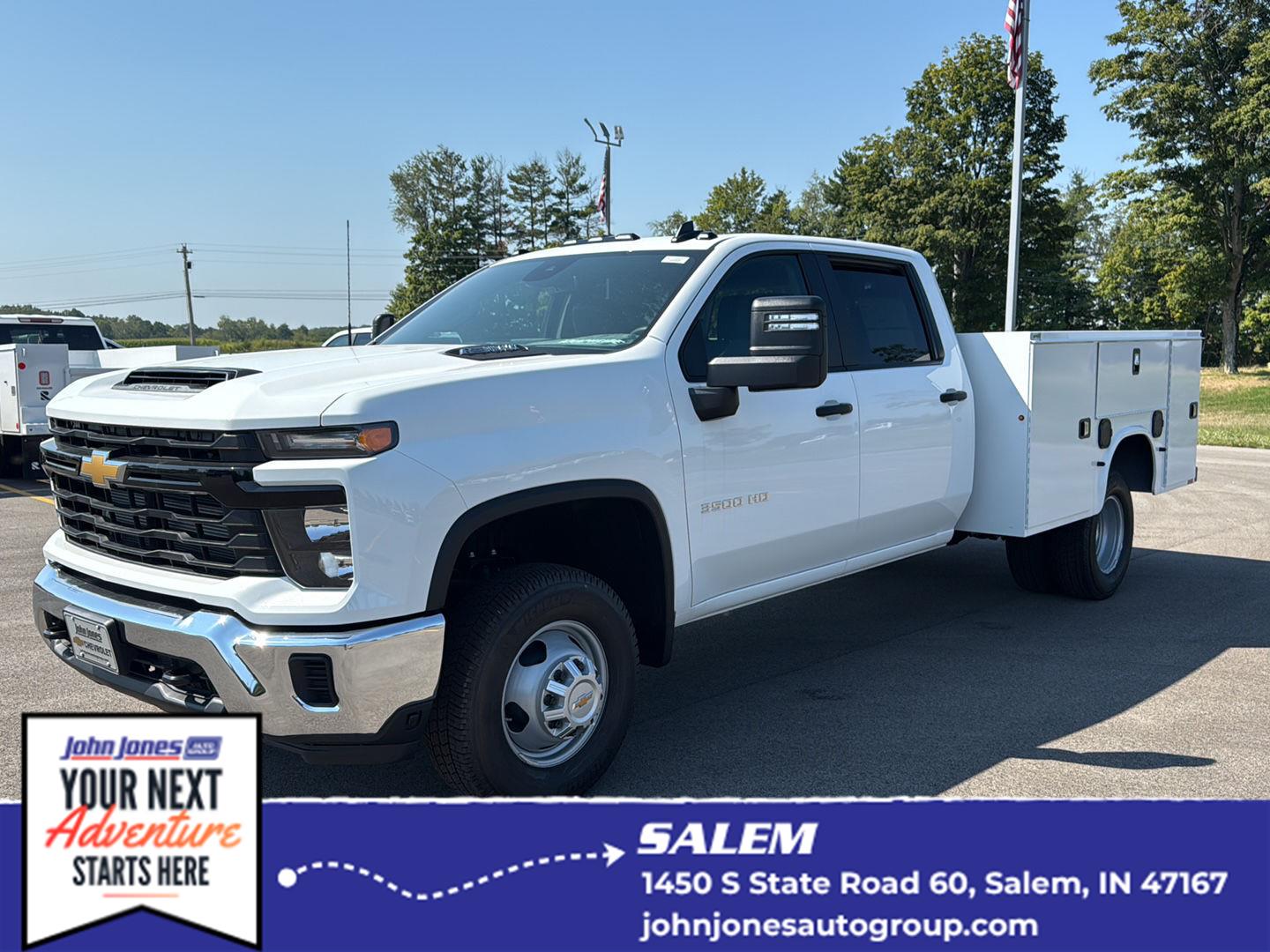 Summit White 2026 Chevrolet Silverado 3500HD Chassis Pickup Truck Four-Wheel Drive Automatic