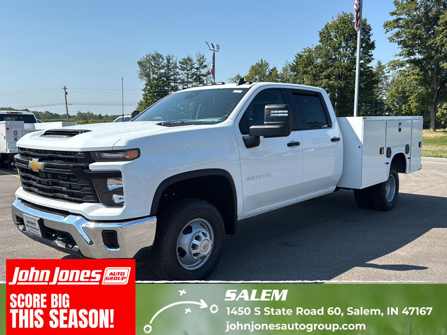 Summit White 2026 Chevrolet Silverado 3500HD Chassis Pickup Truck Four-Wheel Drive Automatic