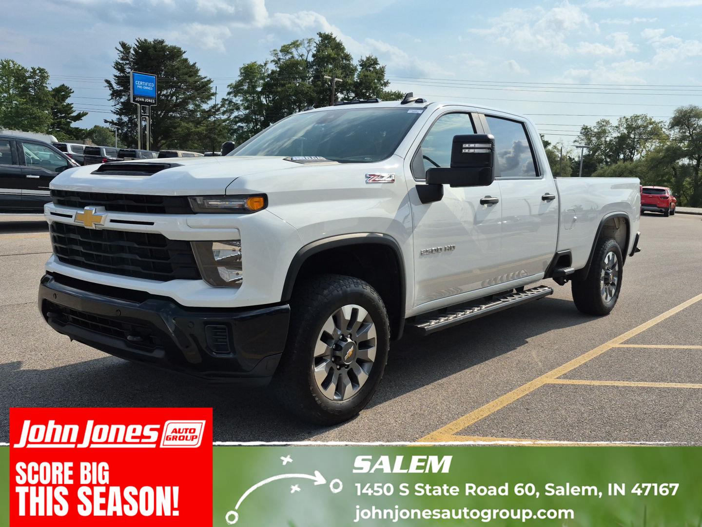 Summit White 2025 Chevrolet Silverado 2500HD Pickup Truck Four-Wheel Drive Automatic