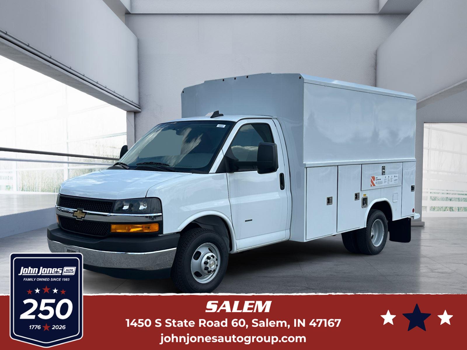 Summit White 2025 Chevrolet Express Chassis Van Rear-Wheel Drive 8-Speed Automatic