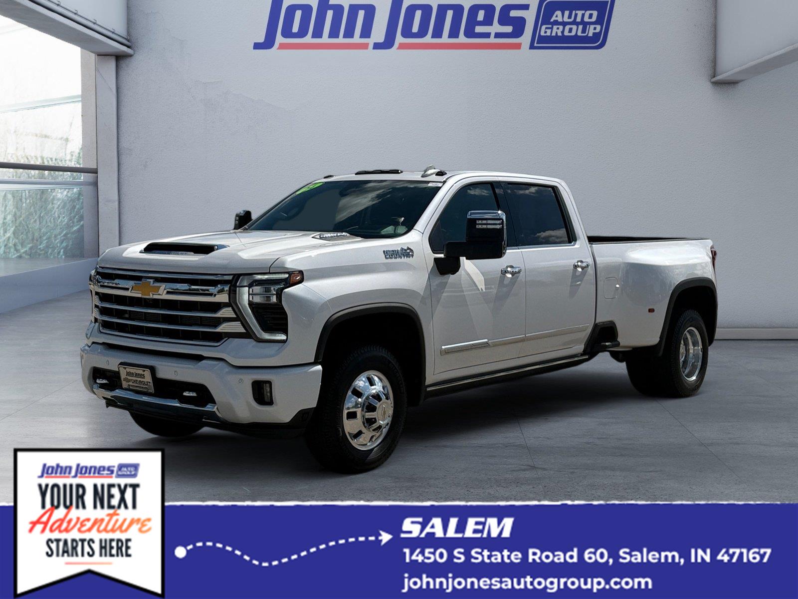 White (Iridescent Pearl Tricoat) 2024 Chevrolet Silverado 3500HD Pickup Truck Four-Wheel Drive Automatic