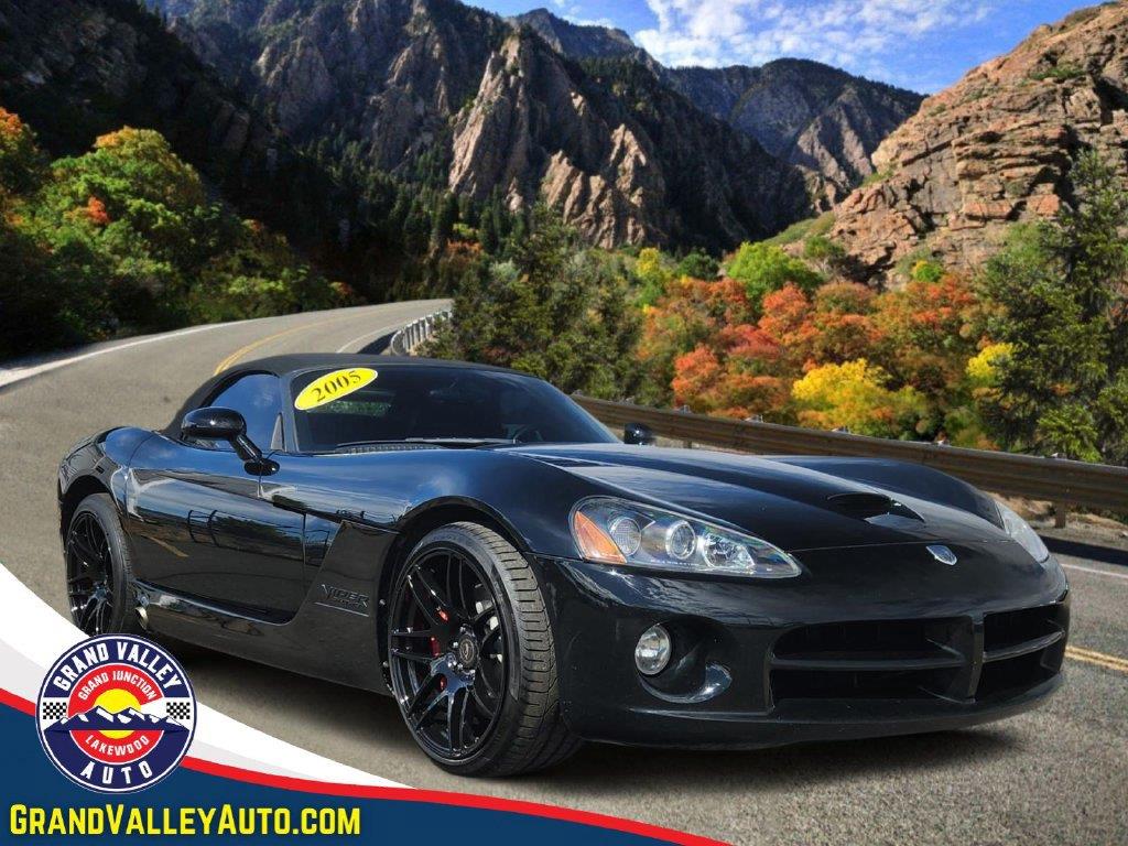 Viper Black 2005 Dodge Viper Convertible Rear-Wheel Drive 6-Speed Manual