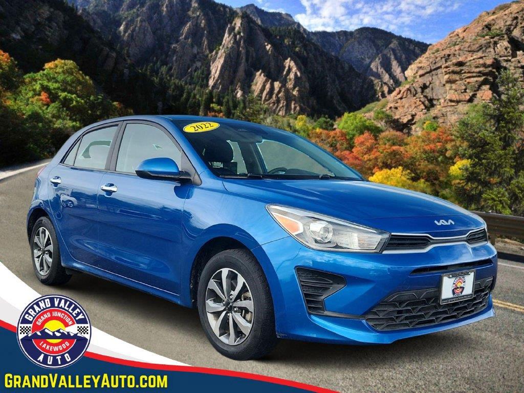 Sporty Blue 2022 Kia Rio5 Wagon Front-Wheel Drive Continuously Variable Transmission