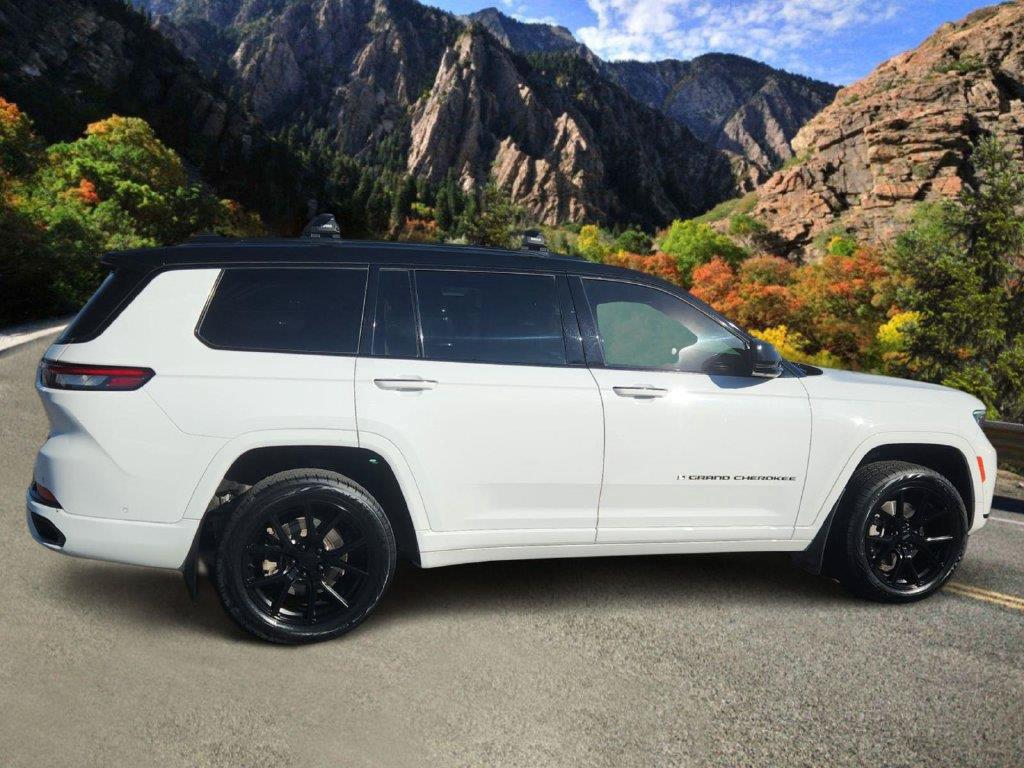 Used 2023 Bright White Clearcoat Jeep Summit image 2