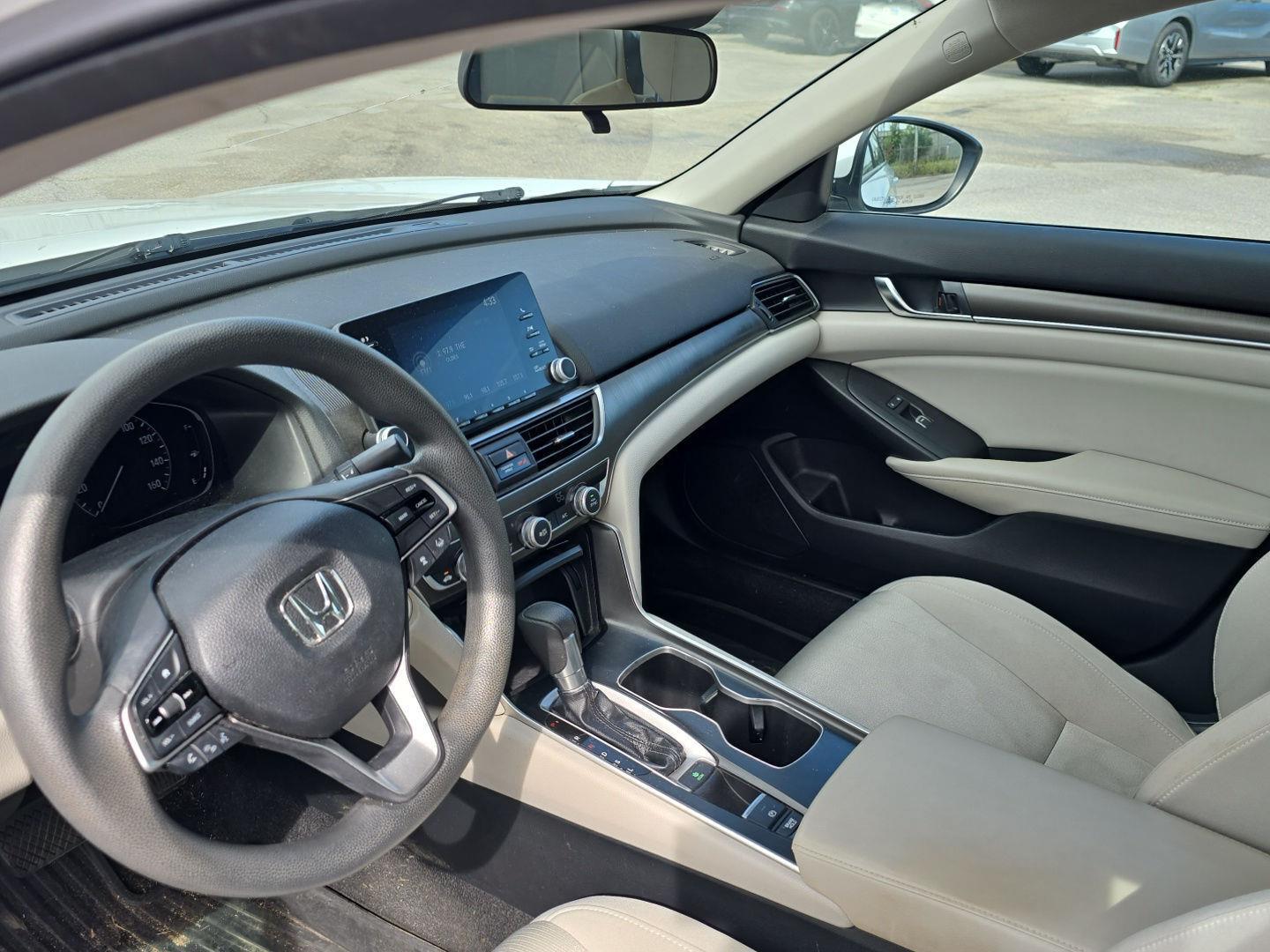 Used 2018 Platinum White Pearl Honda LX 1.5T image 9