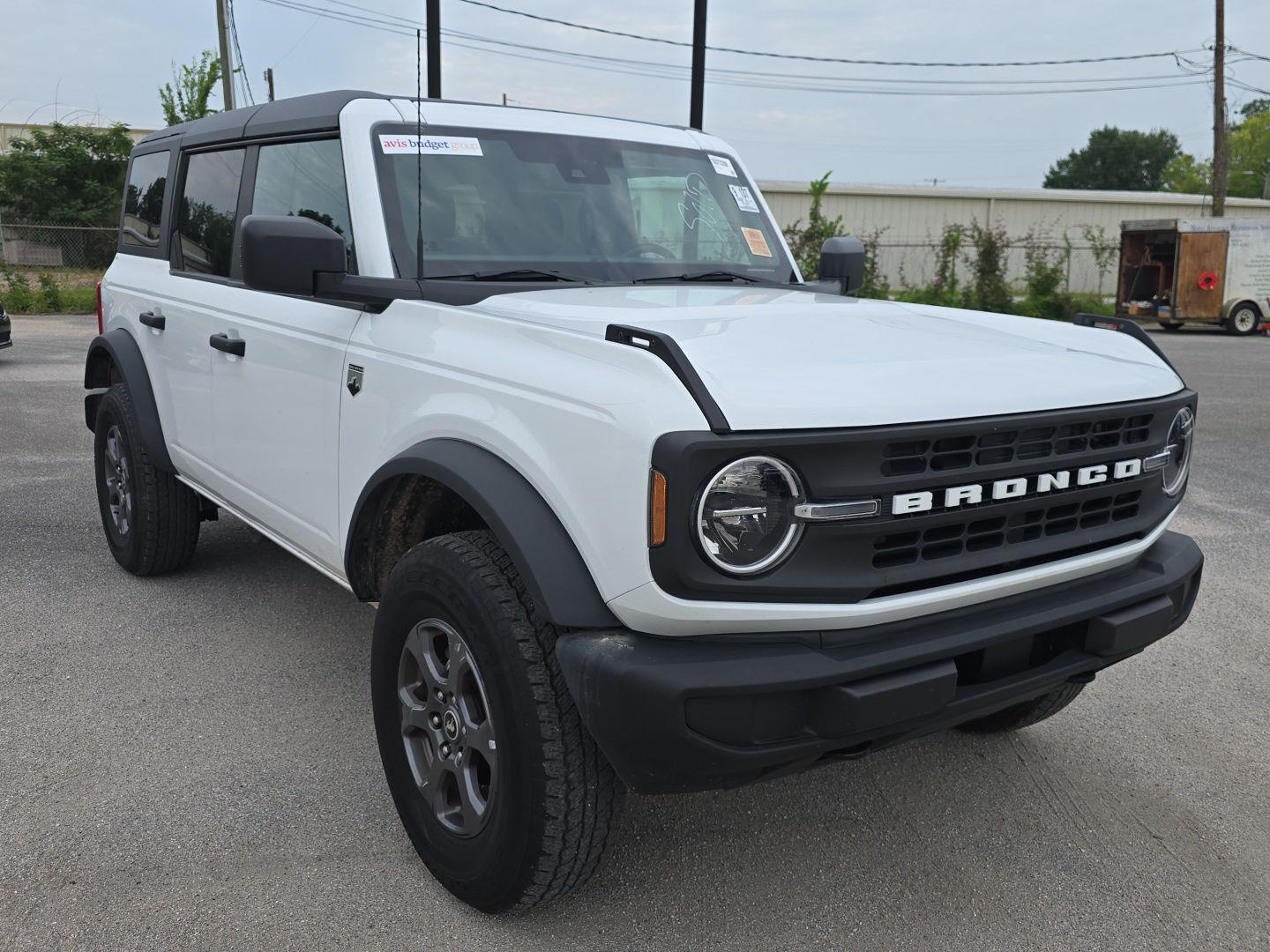 Oxford White 2025 Ford Bronco SUV / Crossover Four-Wheel Drive 7-Speed Manual