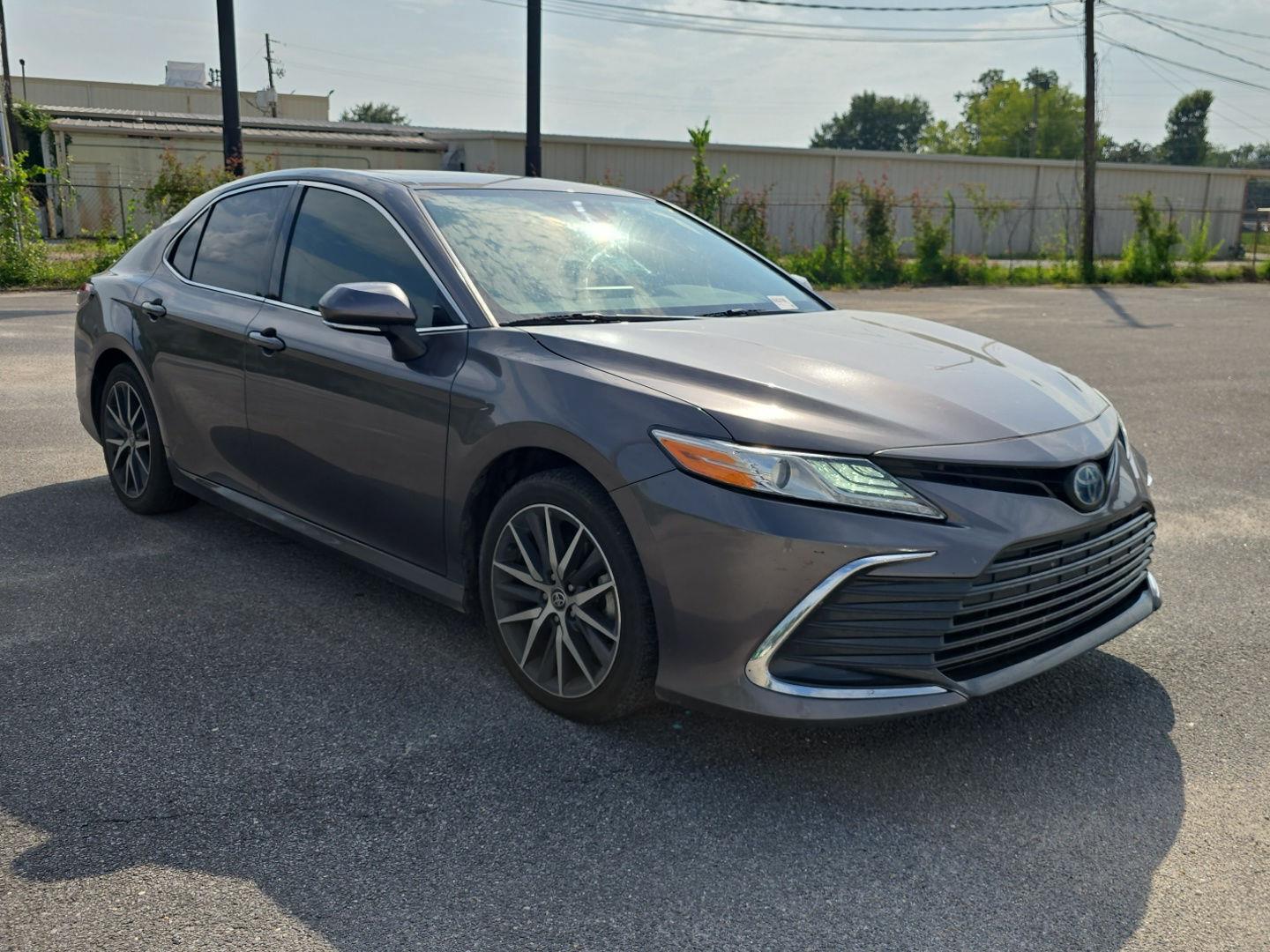 Predawn Gray Mica 2022 Toyota Camry Hybrid Sedan Front-Wheel Drive Continuously Variable Transmission