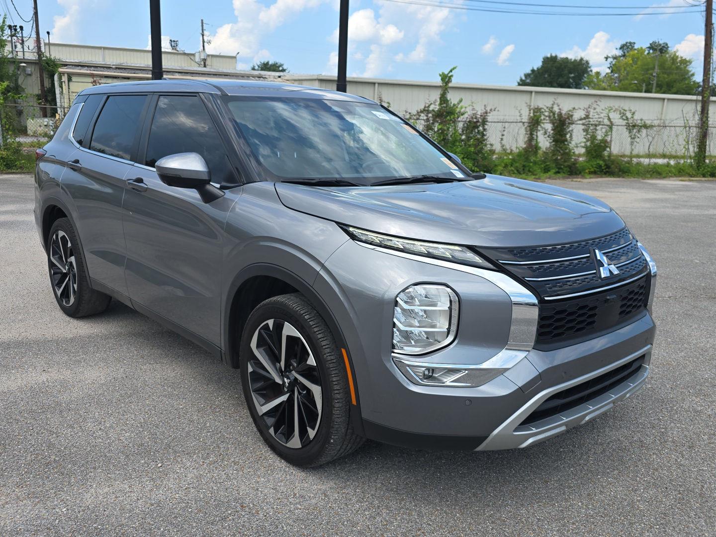 Mercury Gray Metallic 2023 Mitsubishi Outlander SUV / Crossover Front-Wheel Drive Continuously Variable Transmission