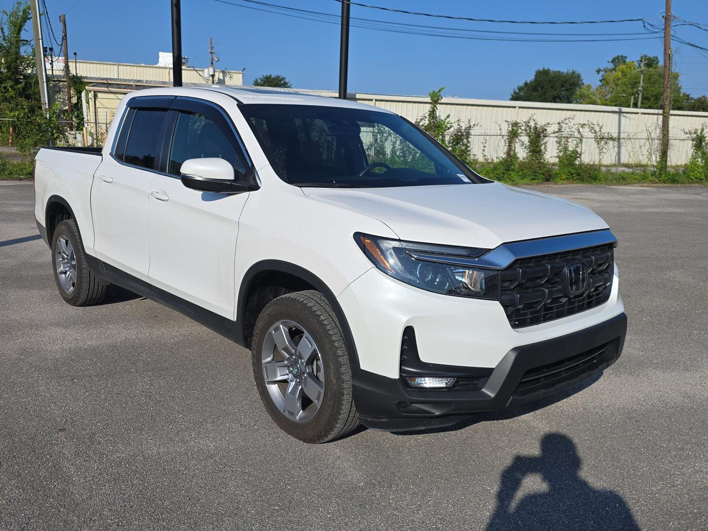Platinum White Pearl 2025 Honda Ridgeline Pickup Truck All-Wheel Drive Automatic