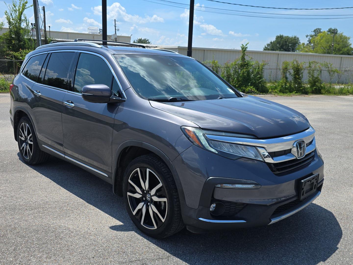 Gray (Modern Steel Metallic) 2019 Honda Pilot SUV / Crossover Front-Wheel Drive Automatic