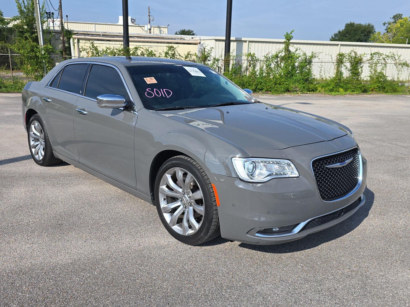 Gray (Ceramic Grey Clearcoat) 2018 Chrysler 300 Sedan Rear-Wheel Drive 8-Speed Automatic