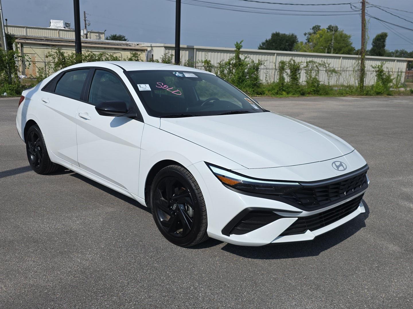 Serenity White 2026 Hyundai Elantra Sedan Front-Wheel Drive Continuously Variable Transmission