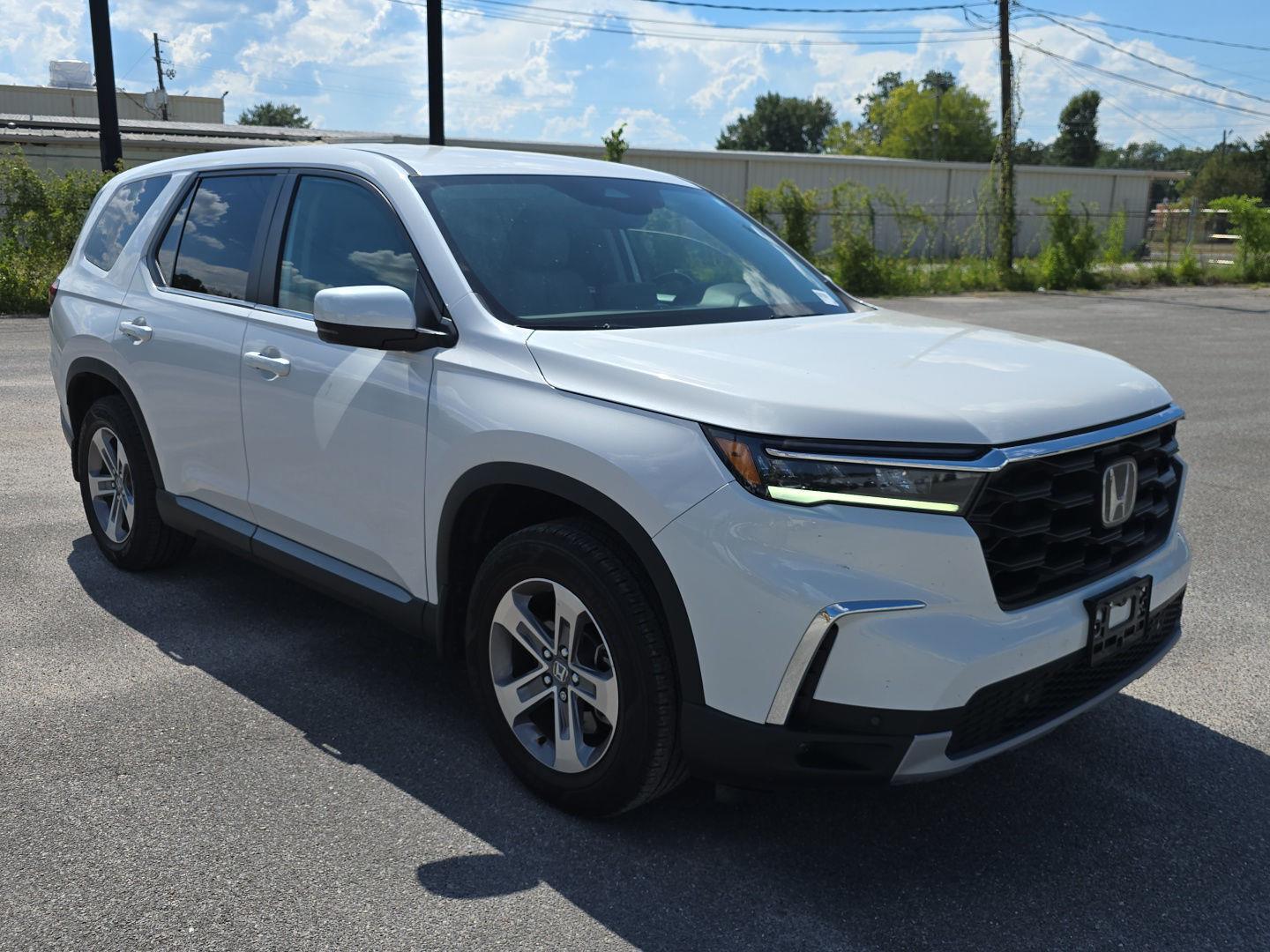 Platinum White Pearl 2025 Honda Pilot SUV / Crossover Front-Wheel Drive Automatic