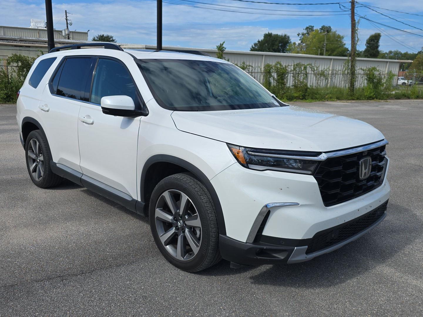 Platinum White Pearl 2025 Honda Pilot SUV / Crossover All-Wheel Drive Automatic