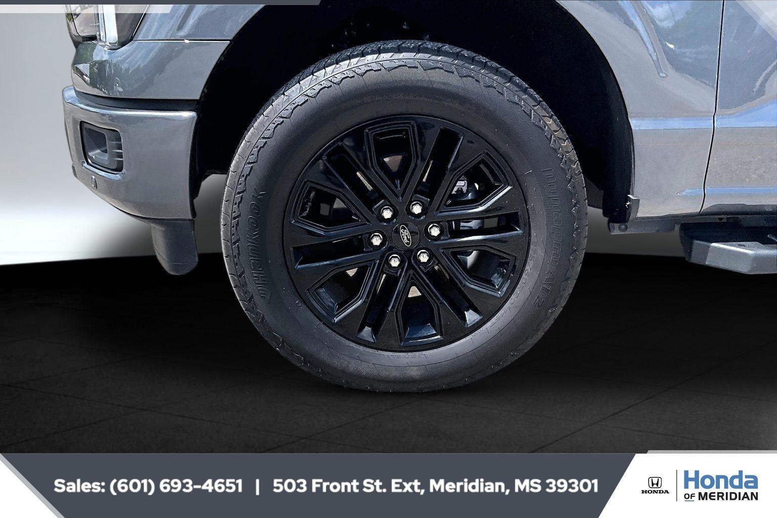 View vehicle photo 7