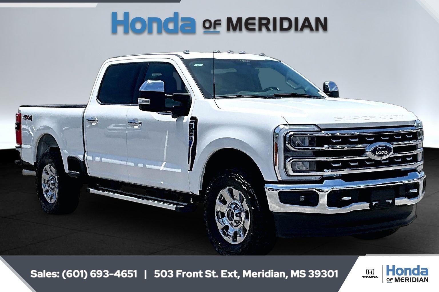 Star White Metallic Tri-Coat 2024 Ford F-250 Super Duty Pickup Truck Four-Wheel Drive Automatic