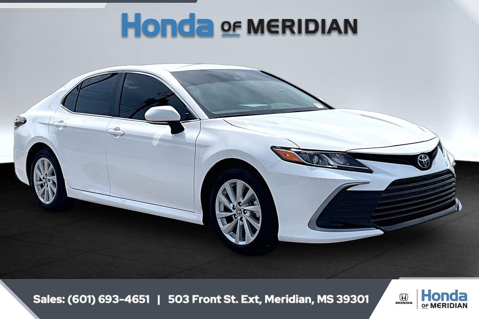 Ice Cap 2024 Toyota Camry Sedan Front-Wheel Drive Automatic