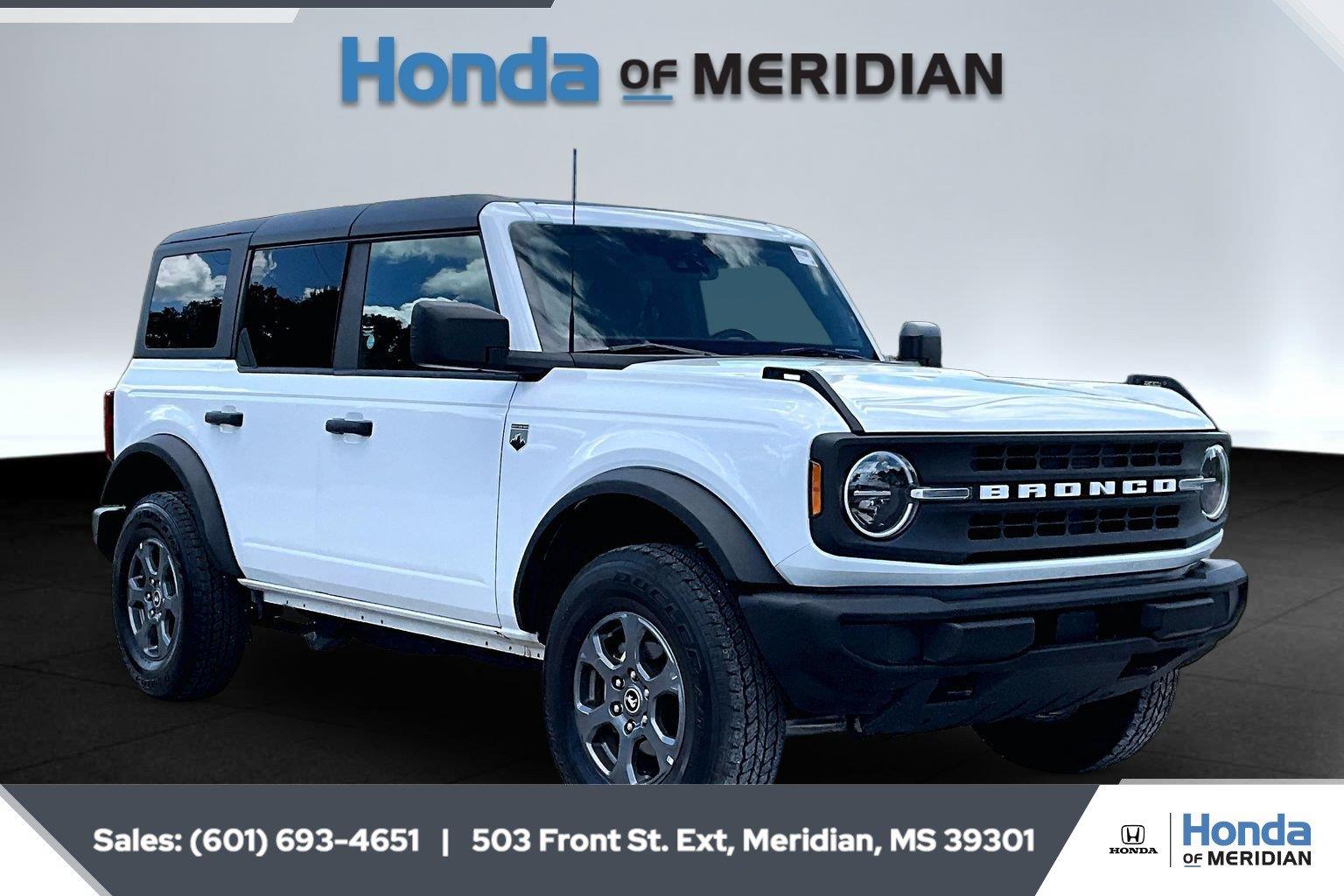Oxford White 2025 Ford Bronco SUV / Crossover Four-Wheel Drive 7-Speed Manual