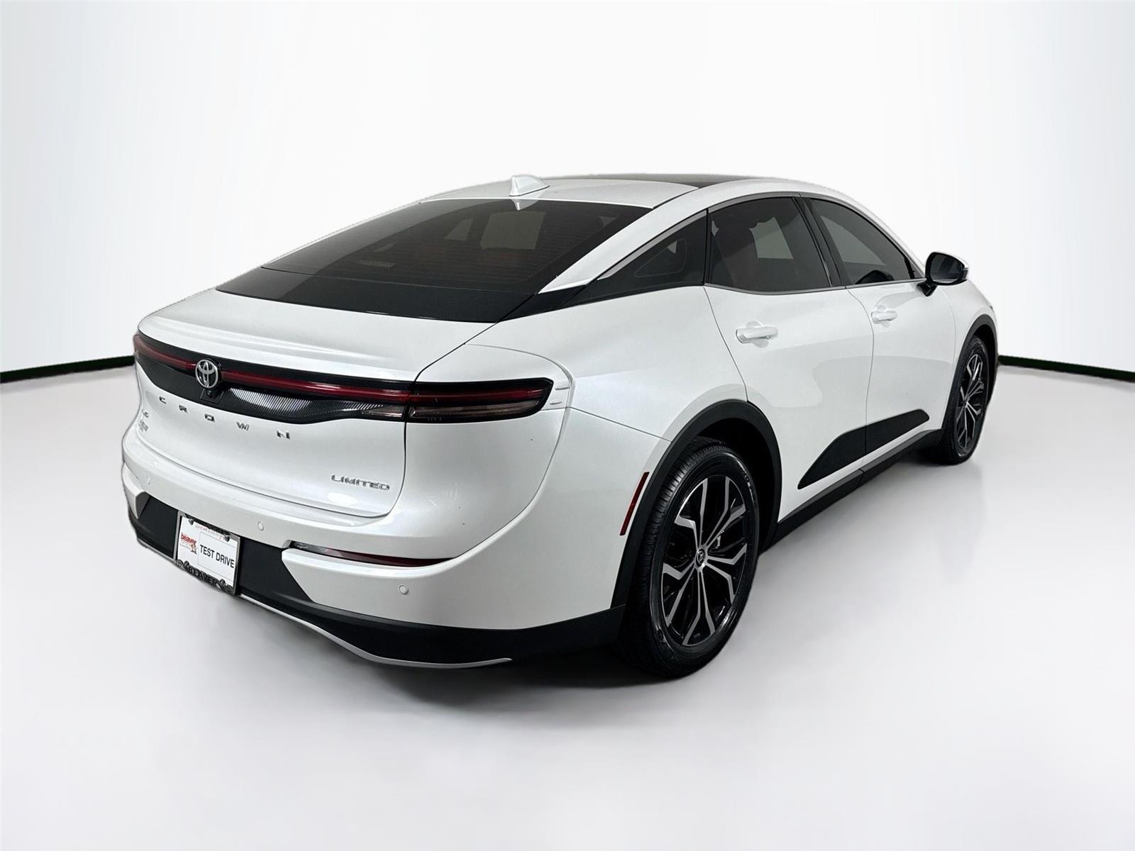 View vehicle photo 5