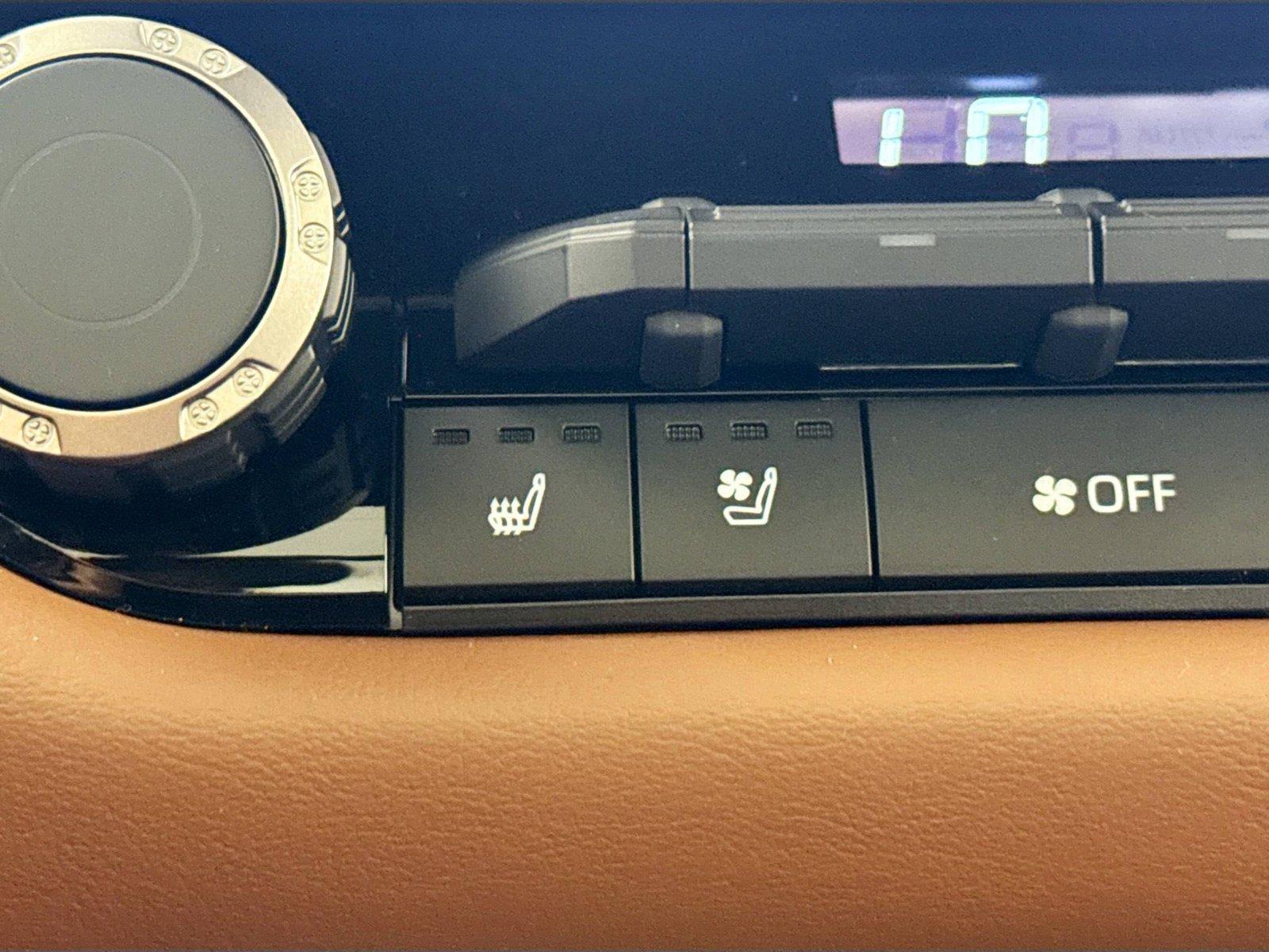 2026 Toyota Tundra 1794 Edition HV photo 33