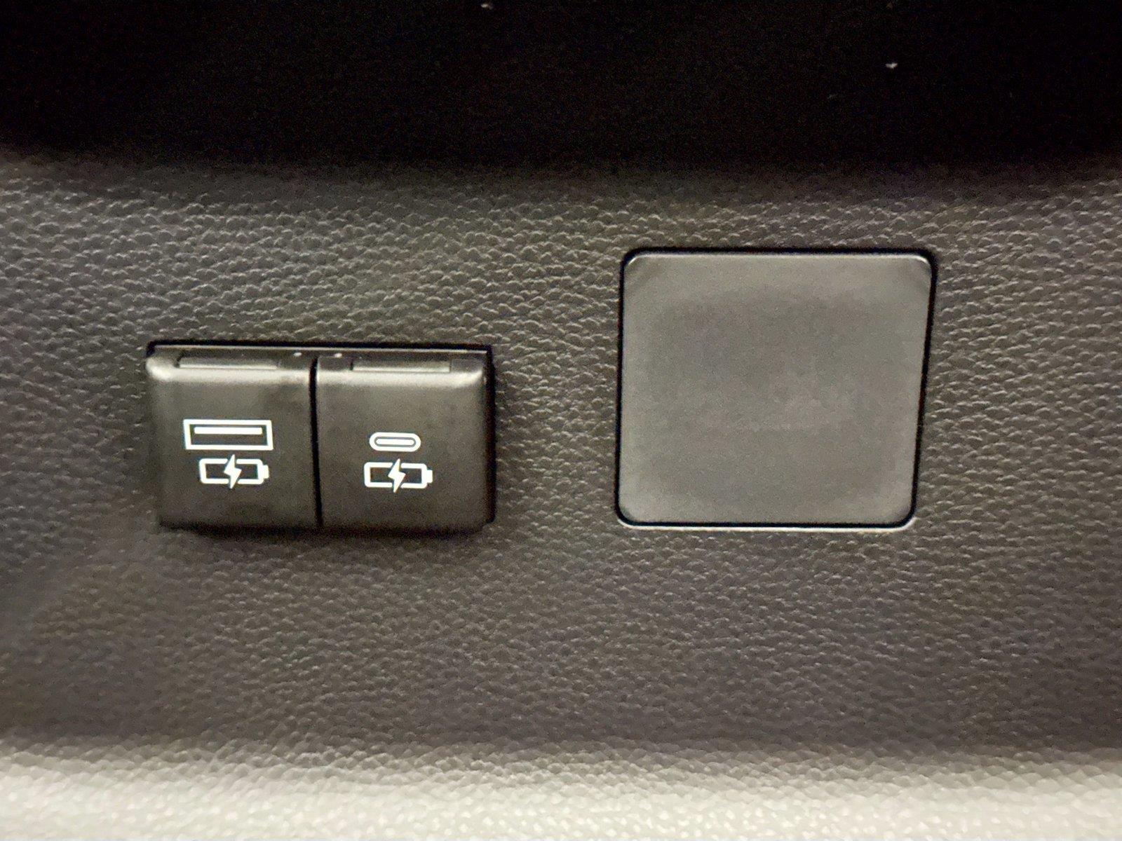 2026 Toyota Tundra Limited photo 39
