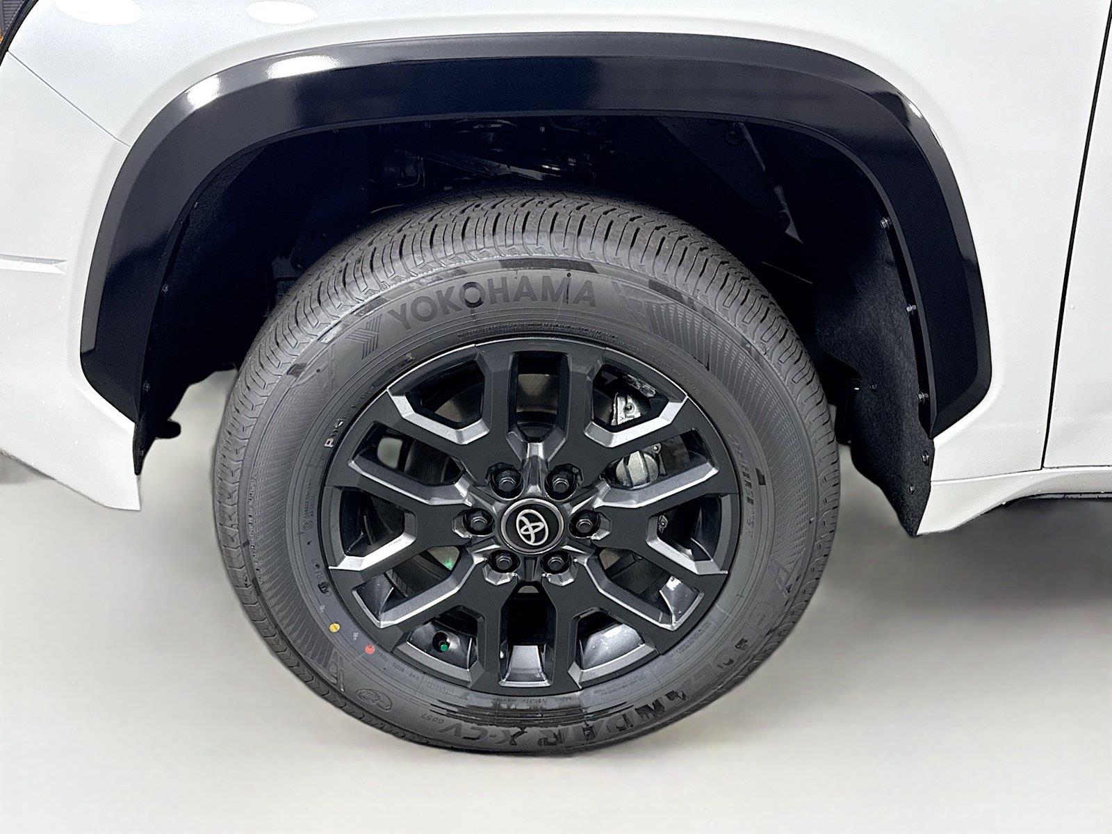 2026 Toyota Tundra Platinum HV photo 11