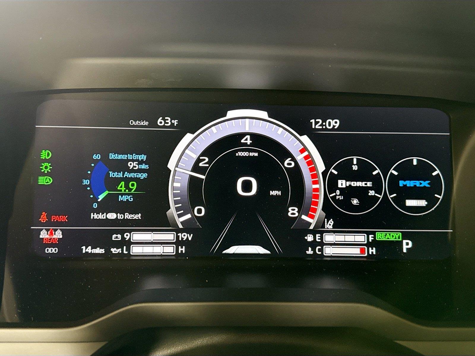 2026 Toyota Tundra Platinum HV photo 19
