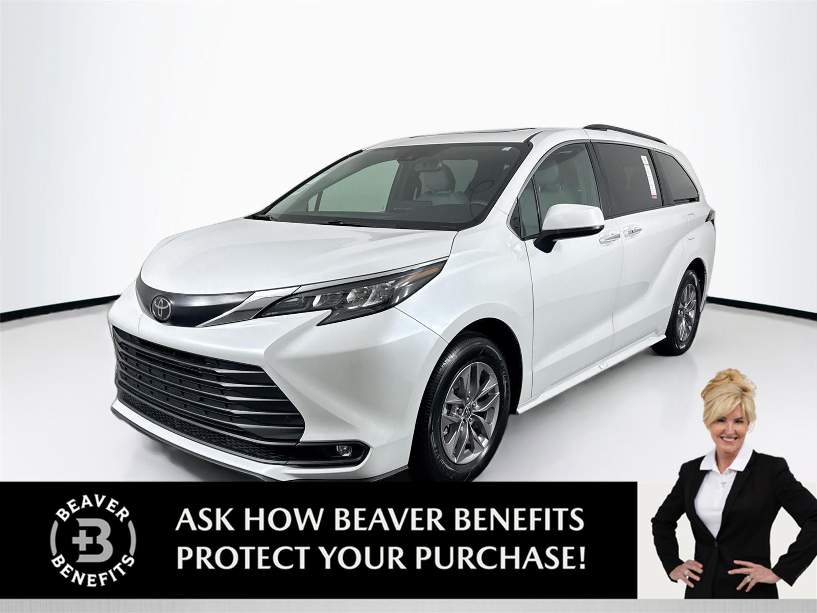White (Wind Chill Pearl) 2026 Toyota Sienna Minivan Front-Wheel Drive Continuously Variable Transmission
