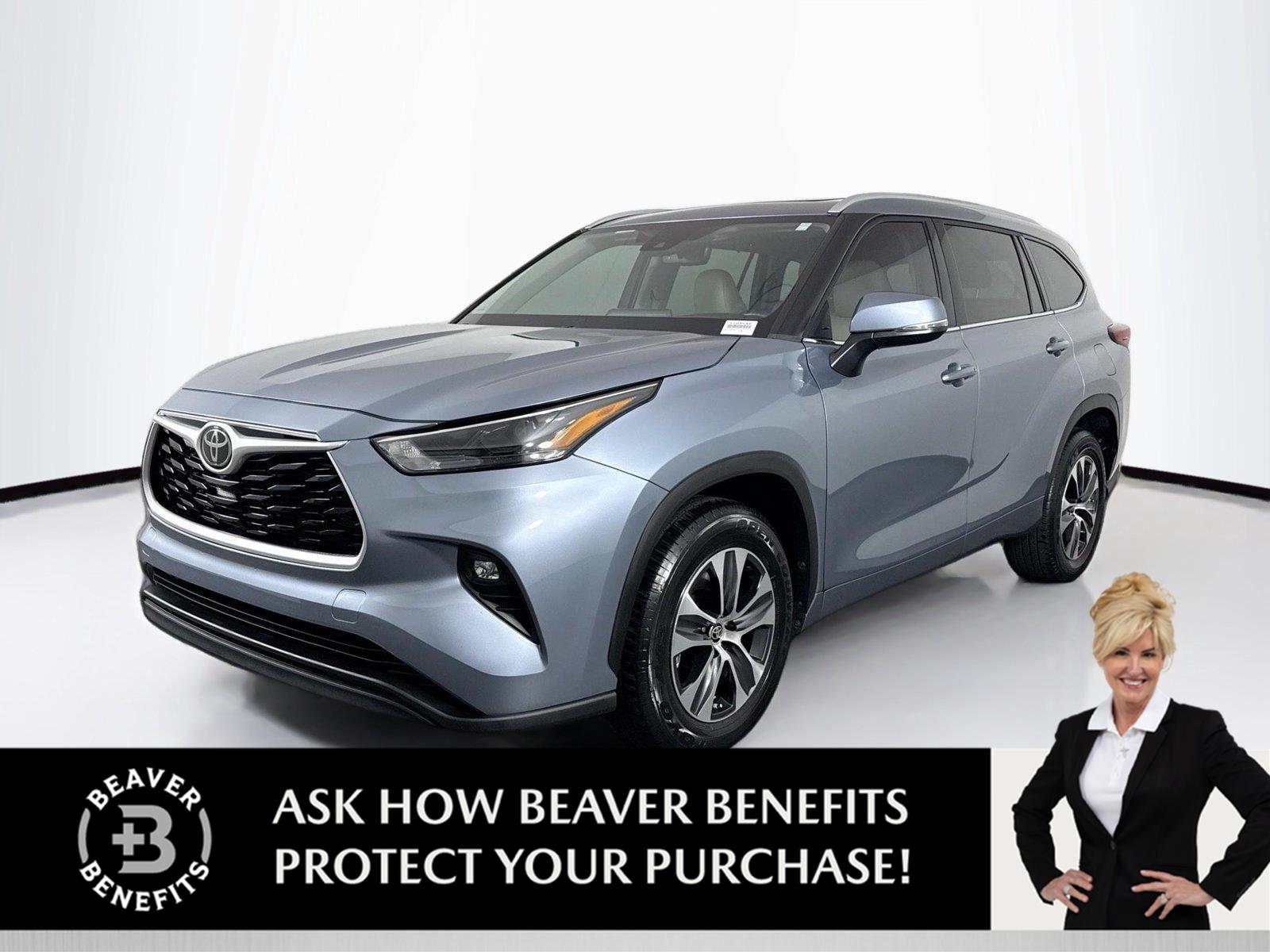 Moon Dust 2022 Toyota Highlander SUV / Crossover Front-Wheel Drive 8-Speed Automatic