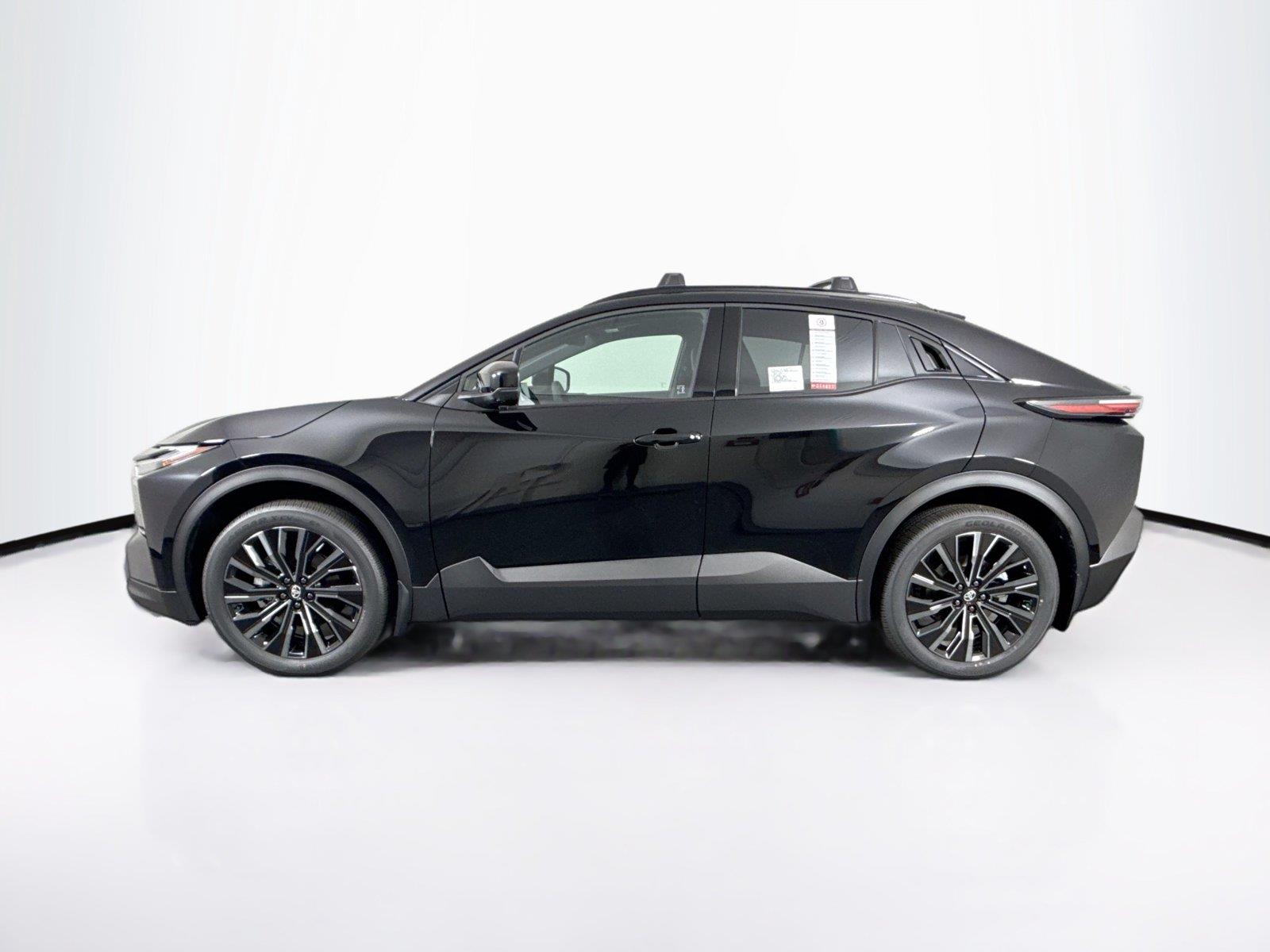 2026 Toyota C-HR XSE photo 8