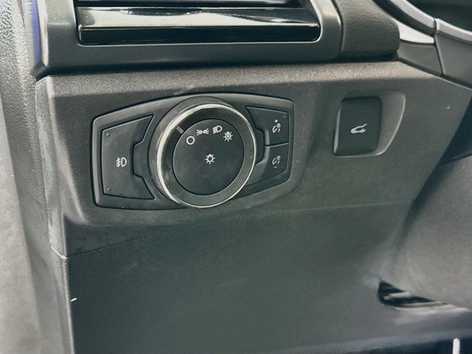 2016 Ford Fusion SE photo 14