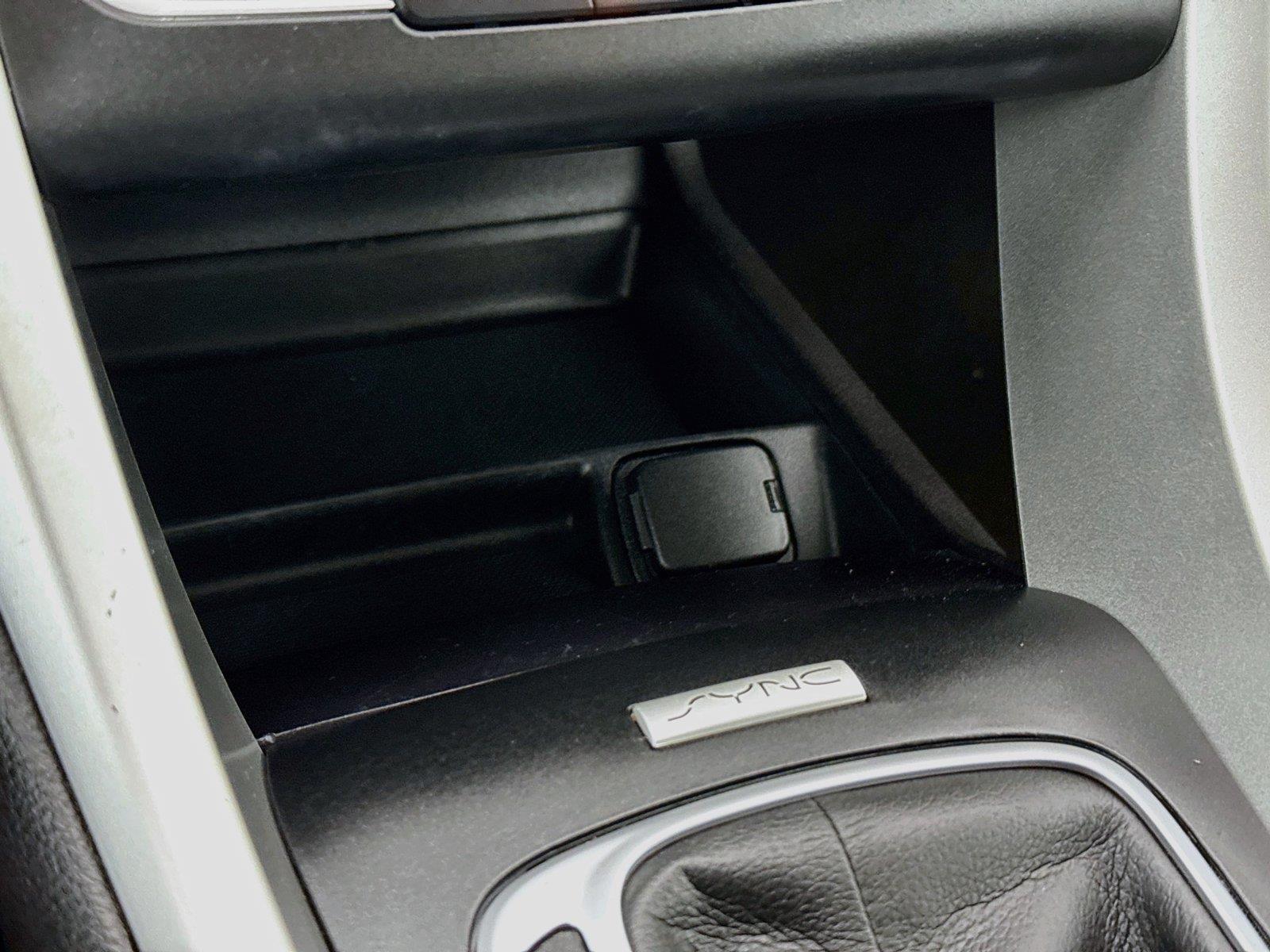 2016 Ford Fusion SE photo 24