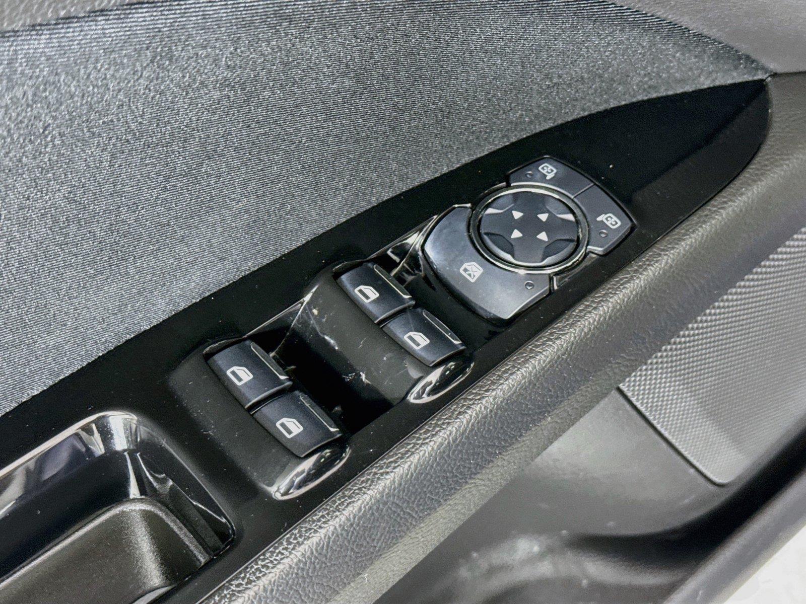 2016 Ford Fusion SE photo 26