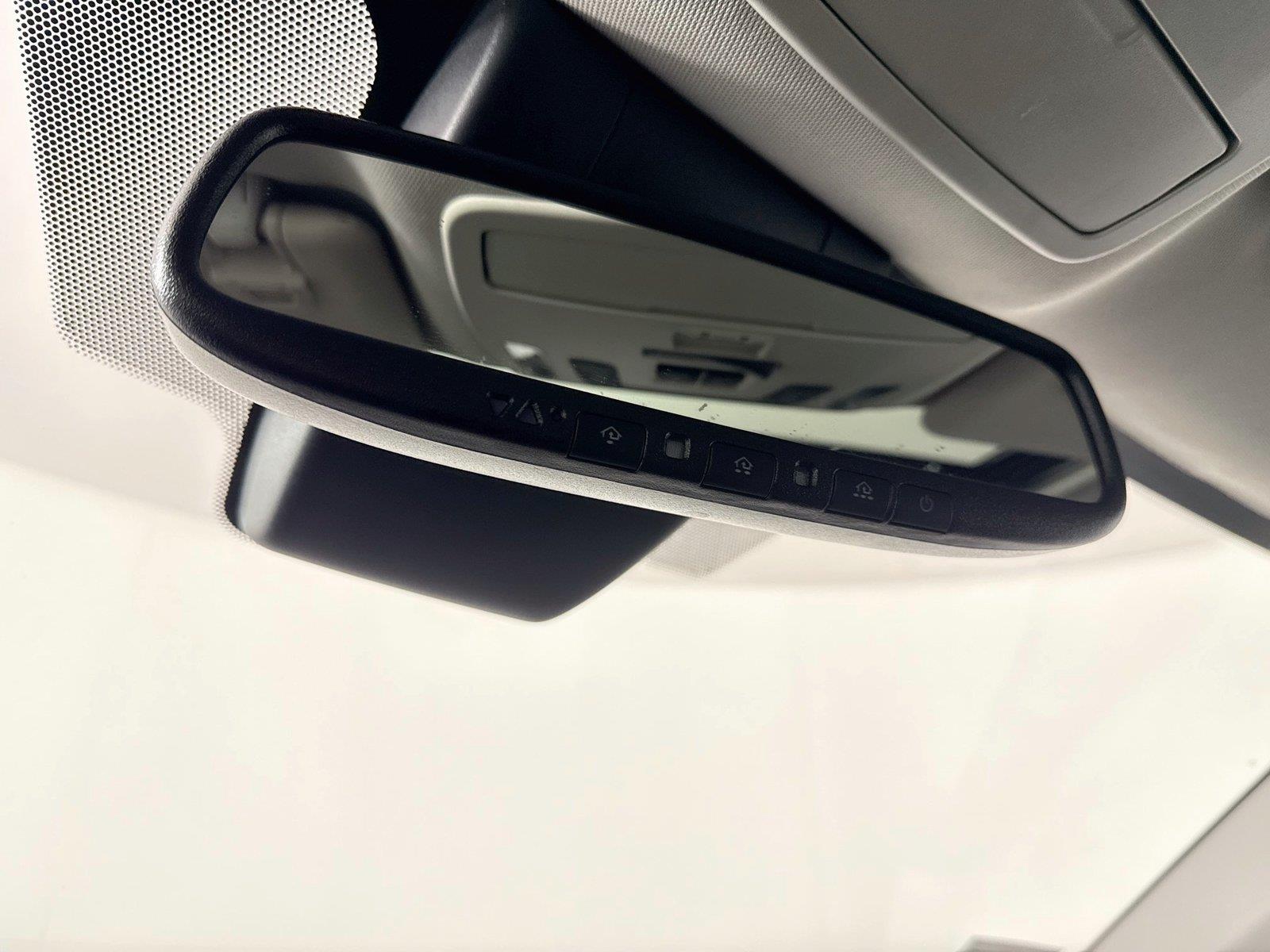 2025 Toyota Sienna XLE 8-Passenger photo 22