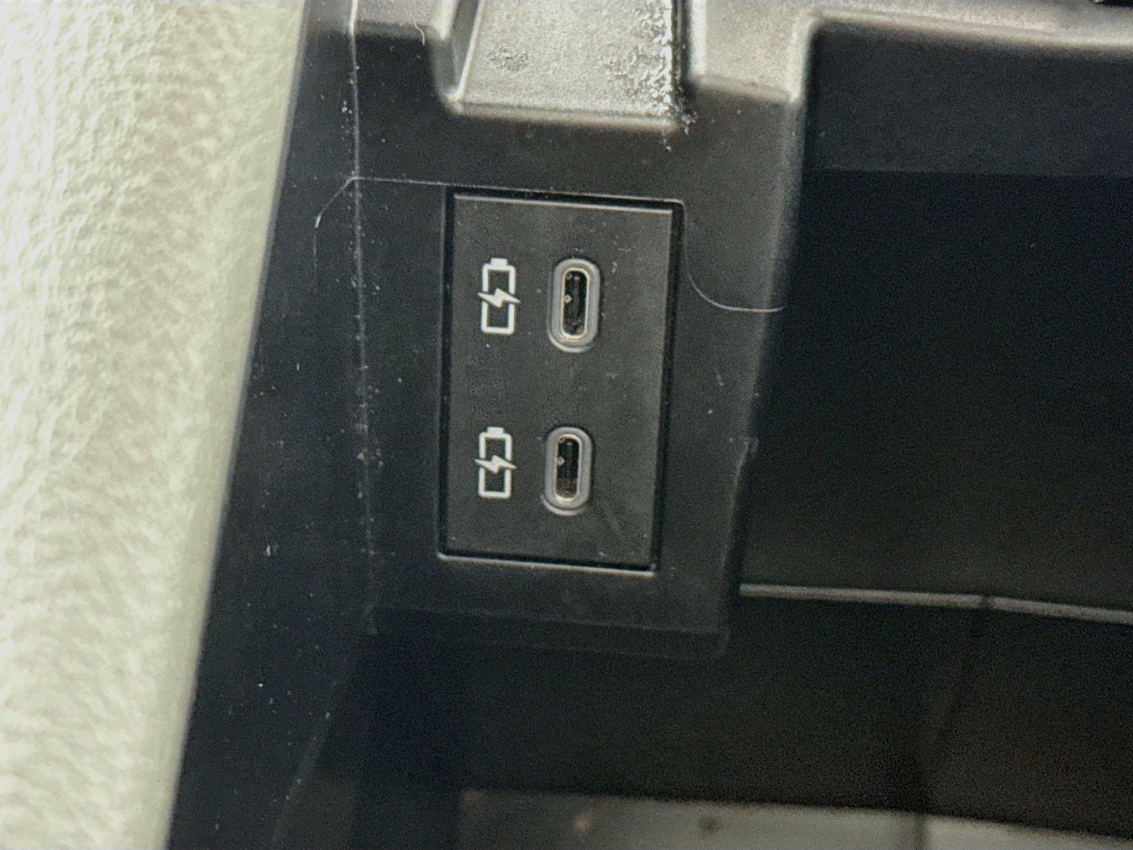 2025 Toyota Sienna XLE 8-Passenger photo 34