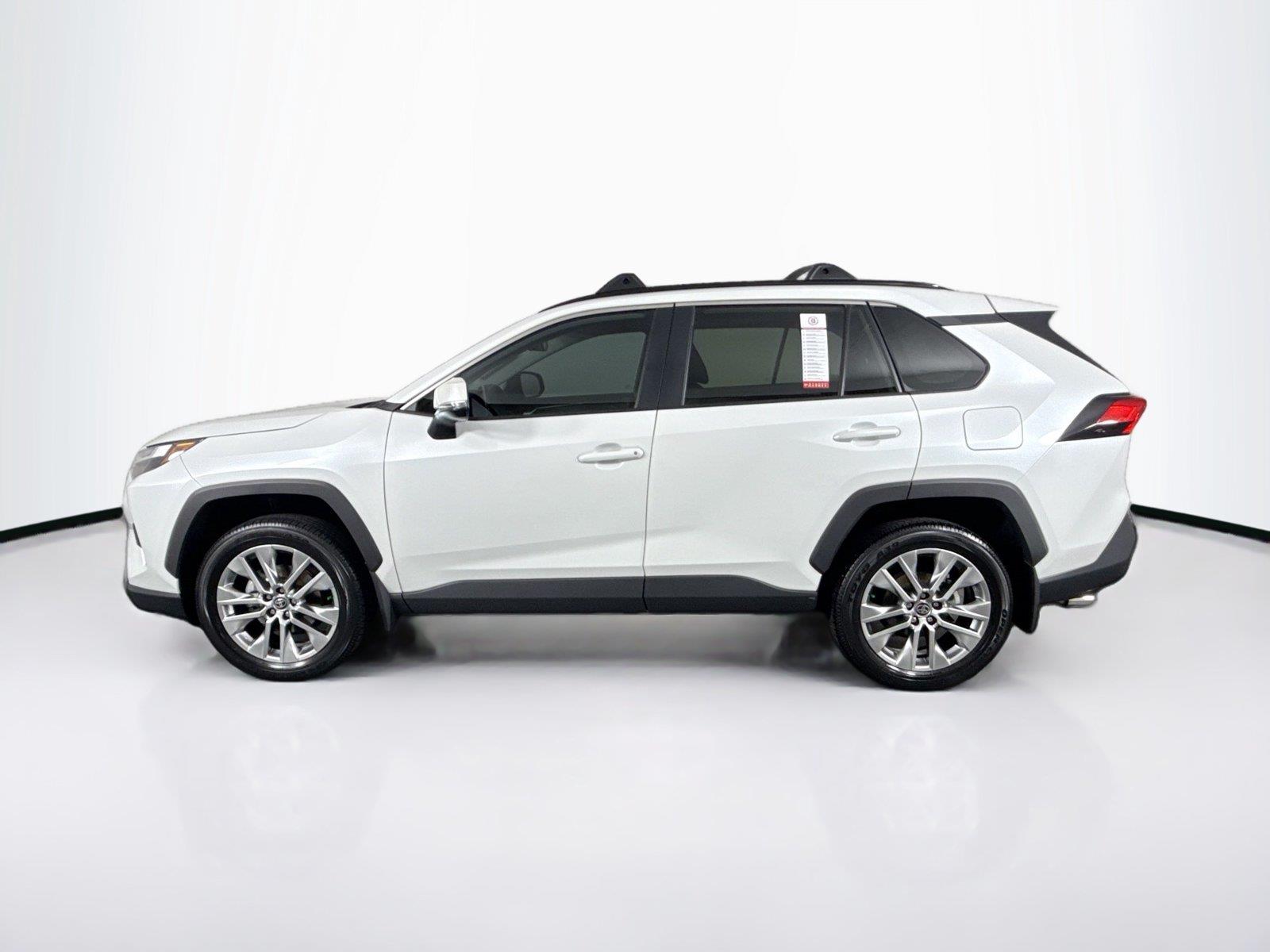 2024 Toyota RAV4 XLE Premium photo 13