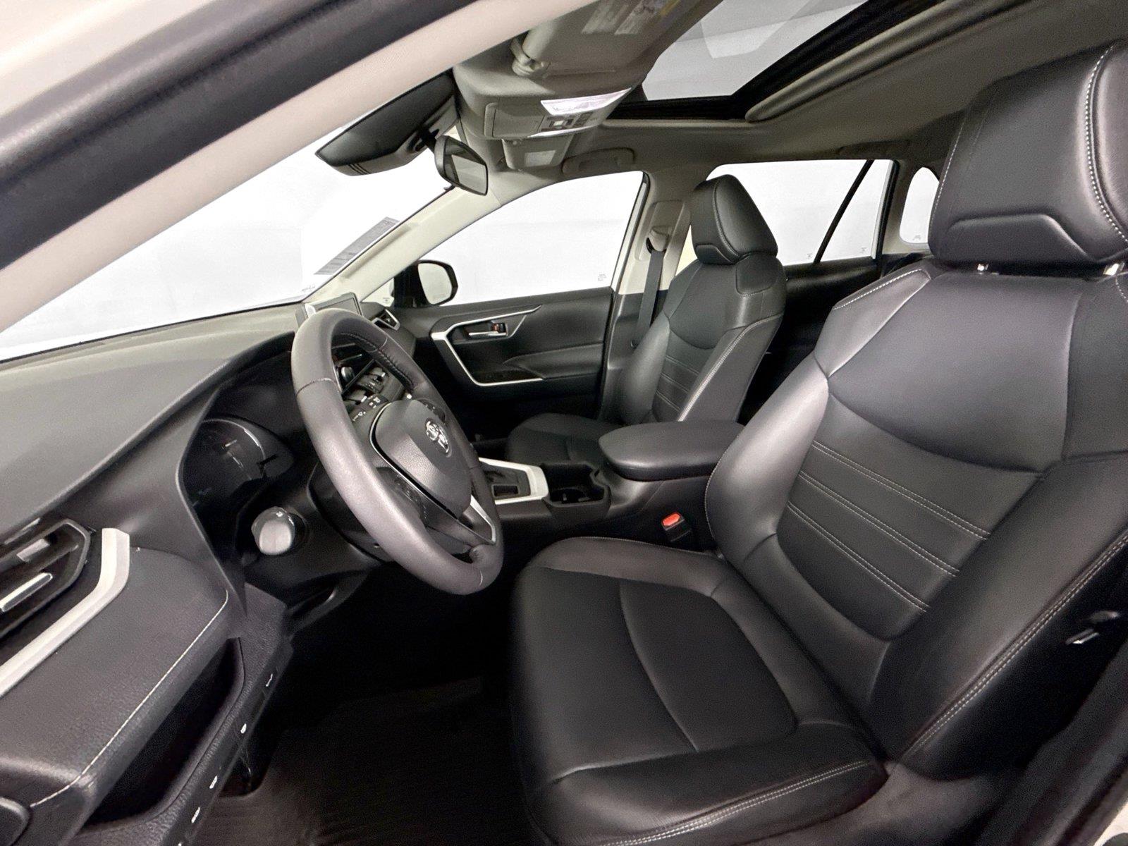 2024 Toyota RAV4 XLE Premium photo 2