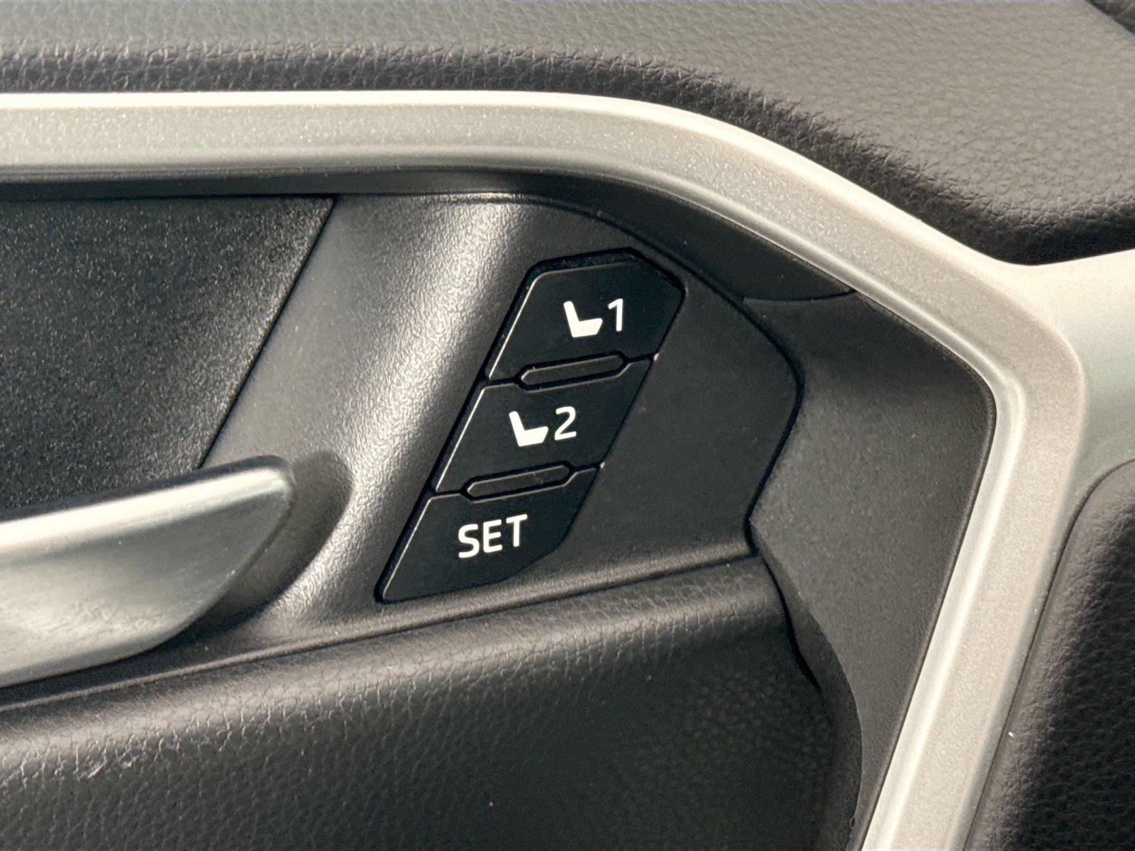 2024 Toyota RAV4 XLE Premium photo 30