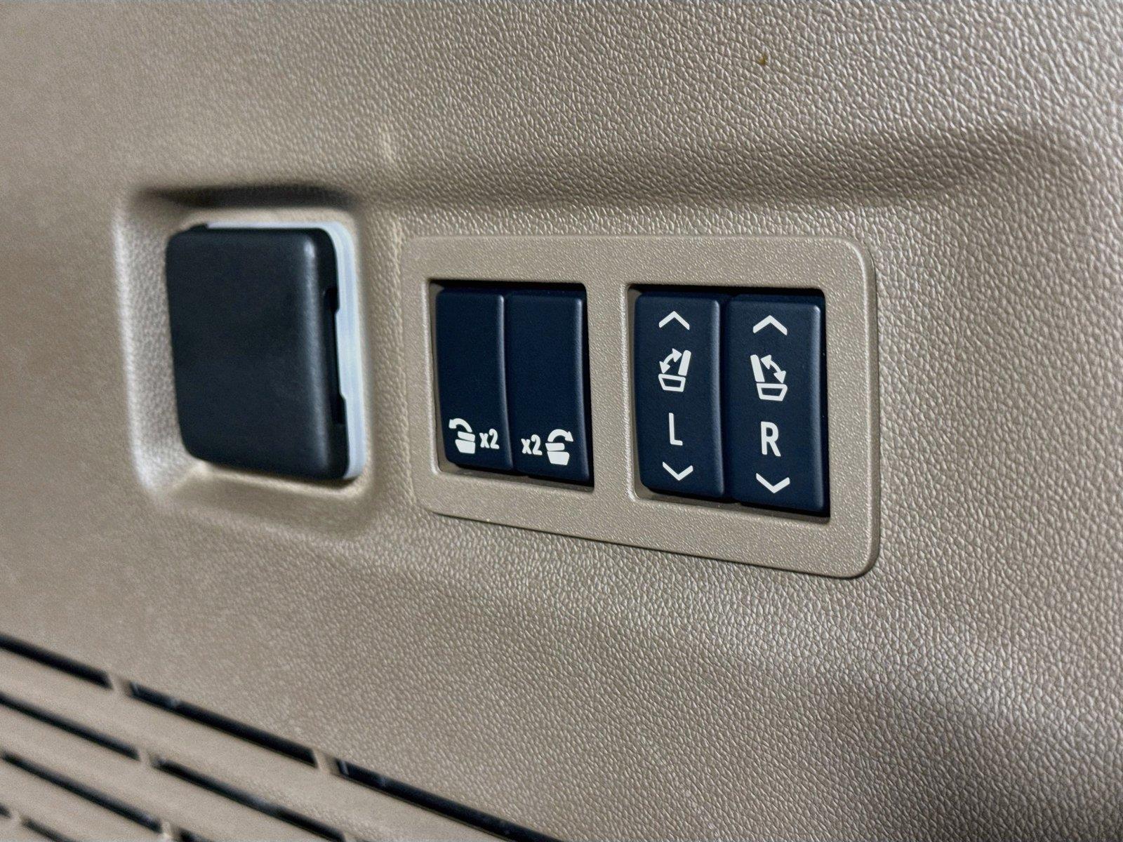 2024 GMC Yukon XL Denali photo 36