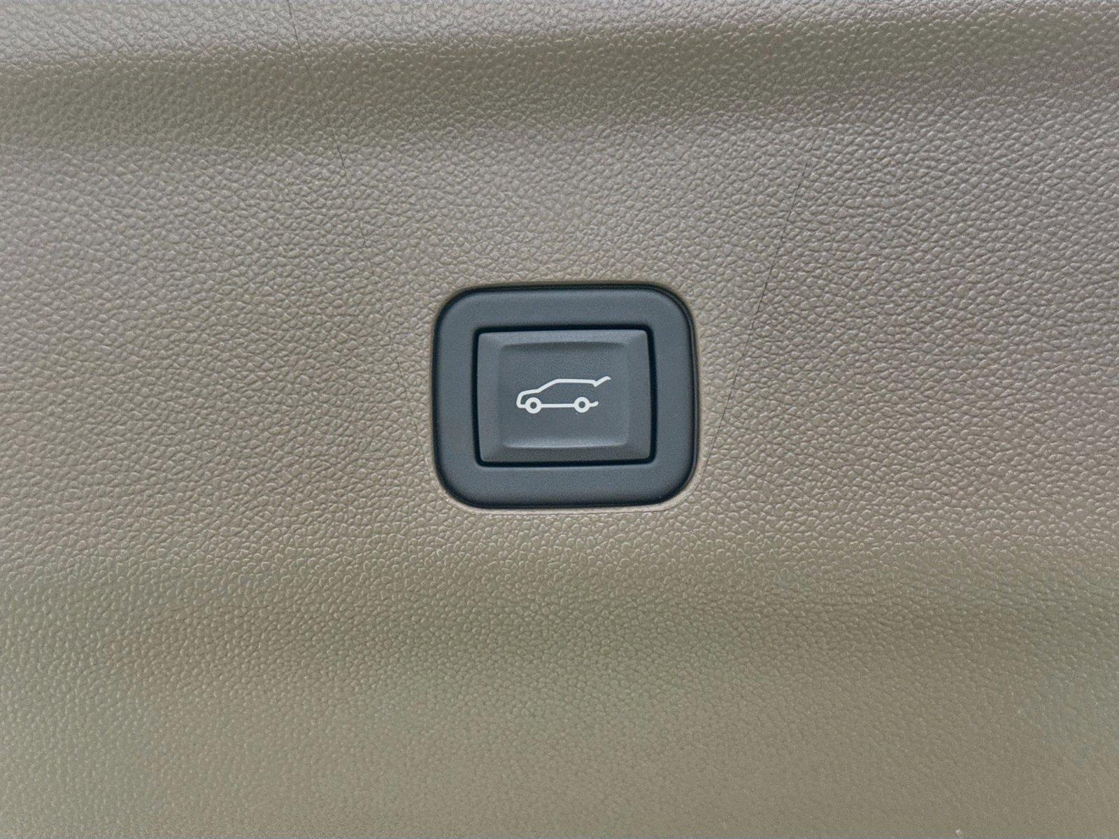 2024 GMC Yukon XL Denali photo 37