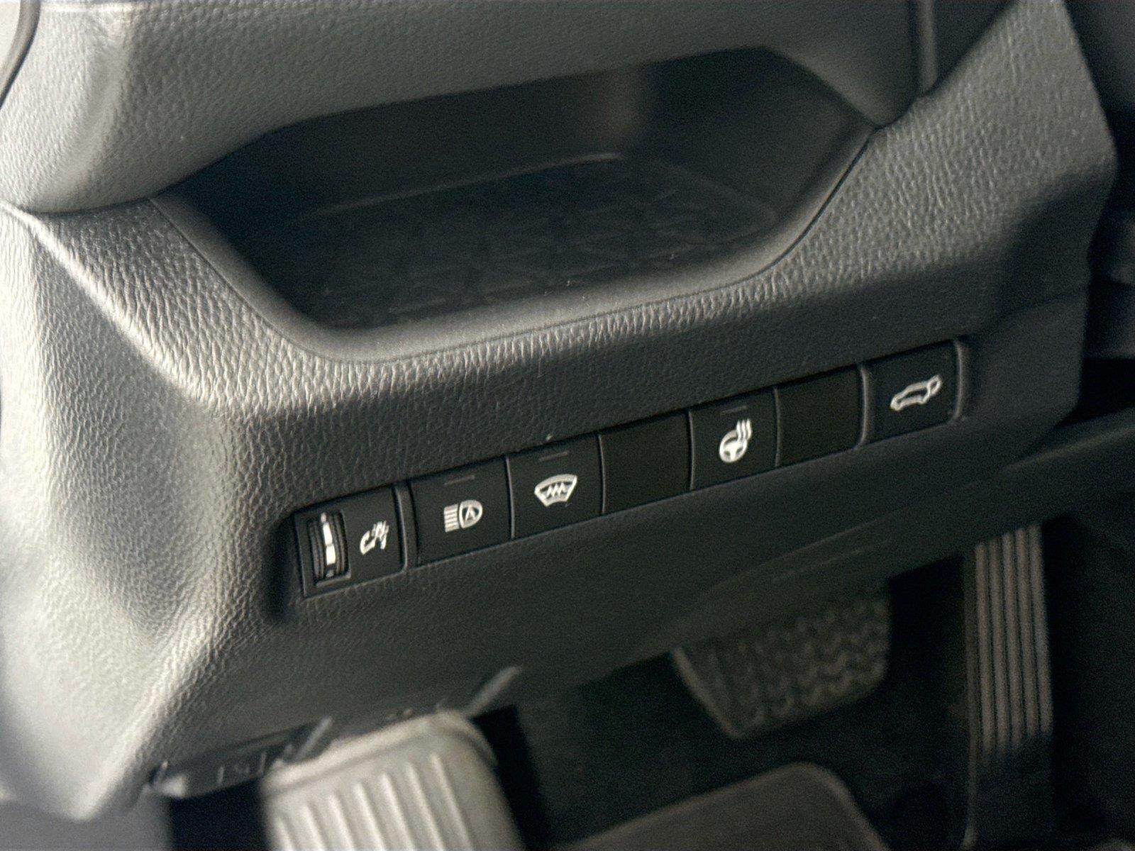 2024 Toyota RAV4 XLE Premium photo 15