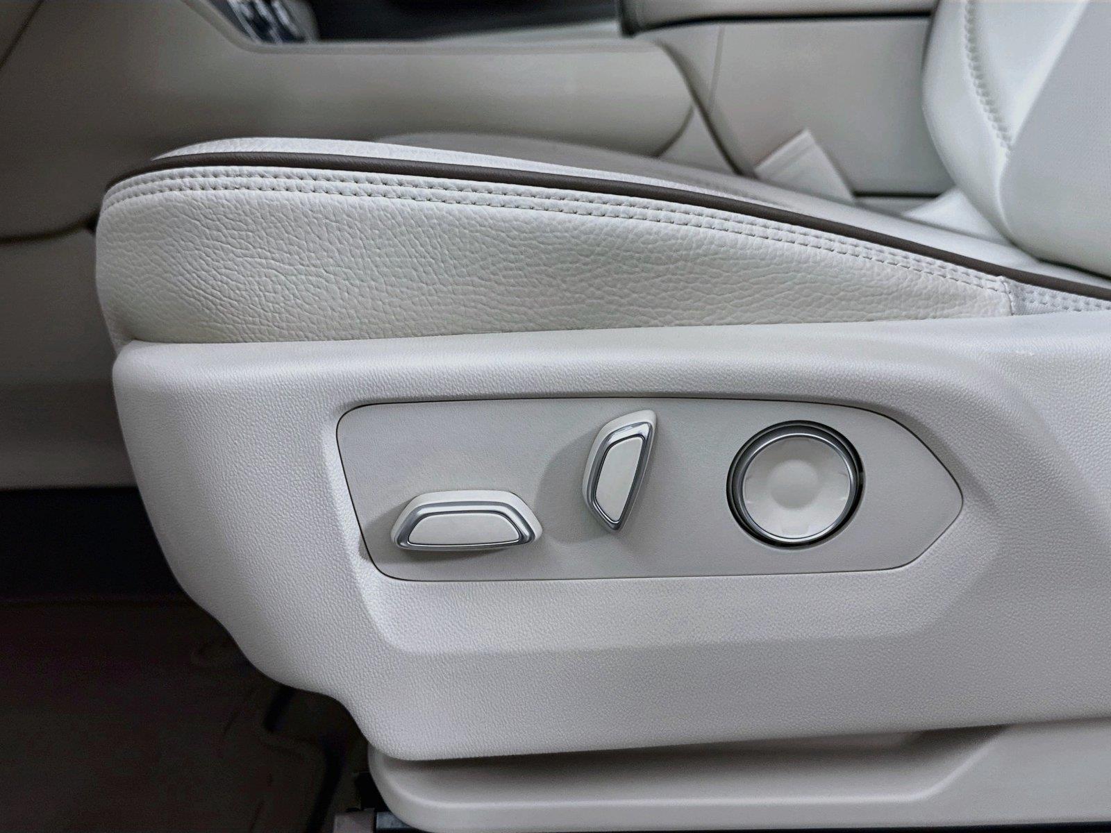 2024 GMC Yukon XL Denali photo 28